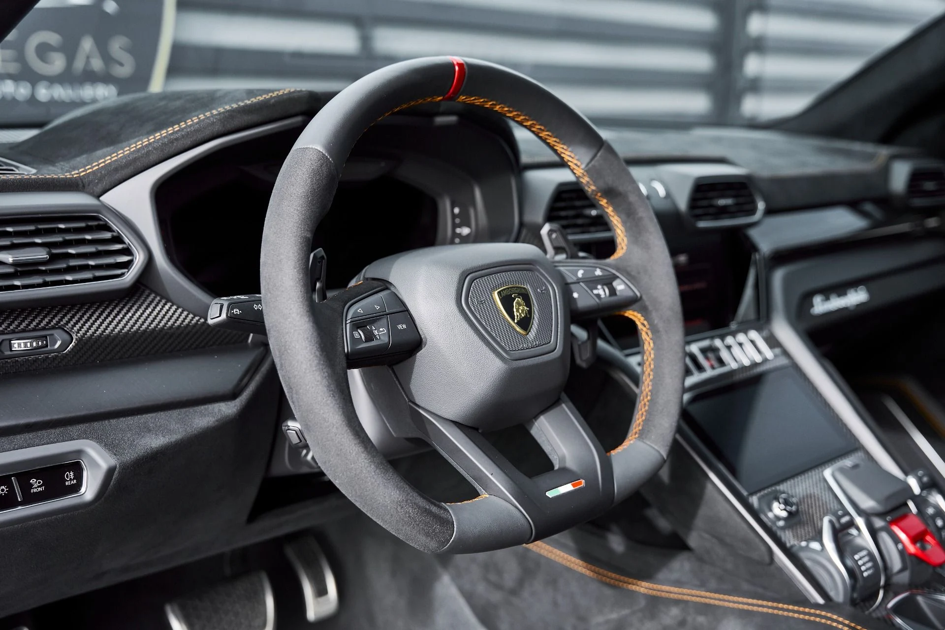 mph043_1586396341_Used_2024_Lamborghini_Urus_Performante_1768001154_e65885967a