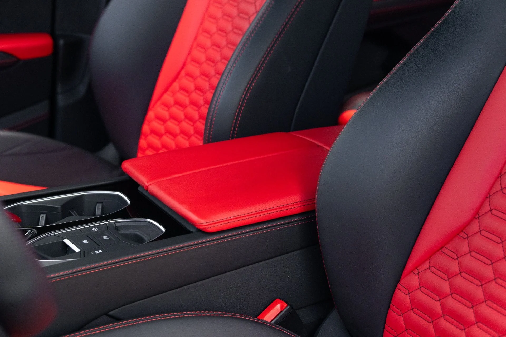 mph043_1598109928_Used_2022_Lamborghini_Urus_1778780626_0fd7771f8a