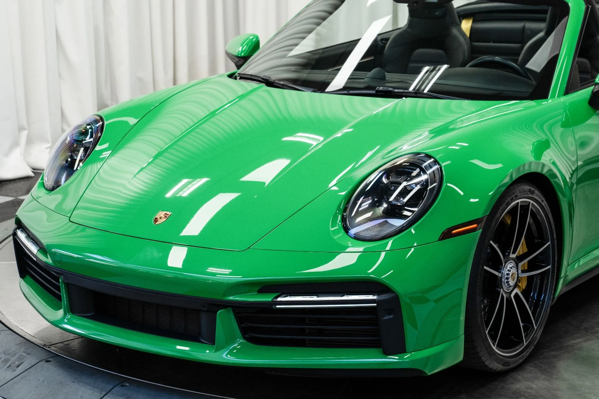 mph043_1626903742_Used_2021_Porsche_911_Turbo_S_Cabriolet_1762198384_33275eadb5