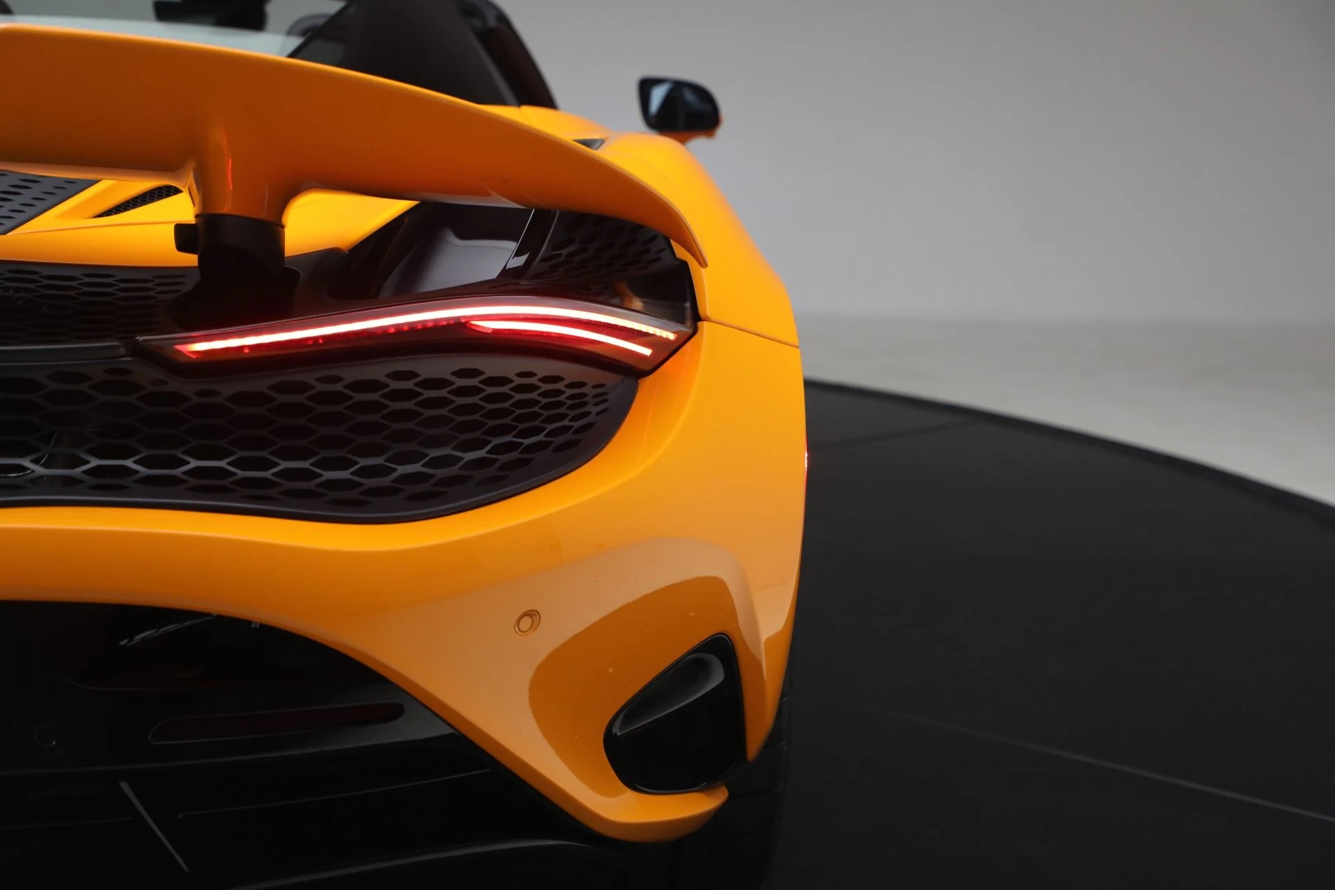 mph043_1634190327_Used_2025_Mc_Laren_750_S_Spider_Performance_c2baef861b