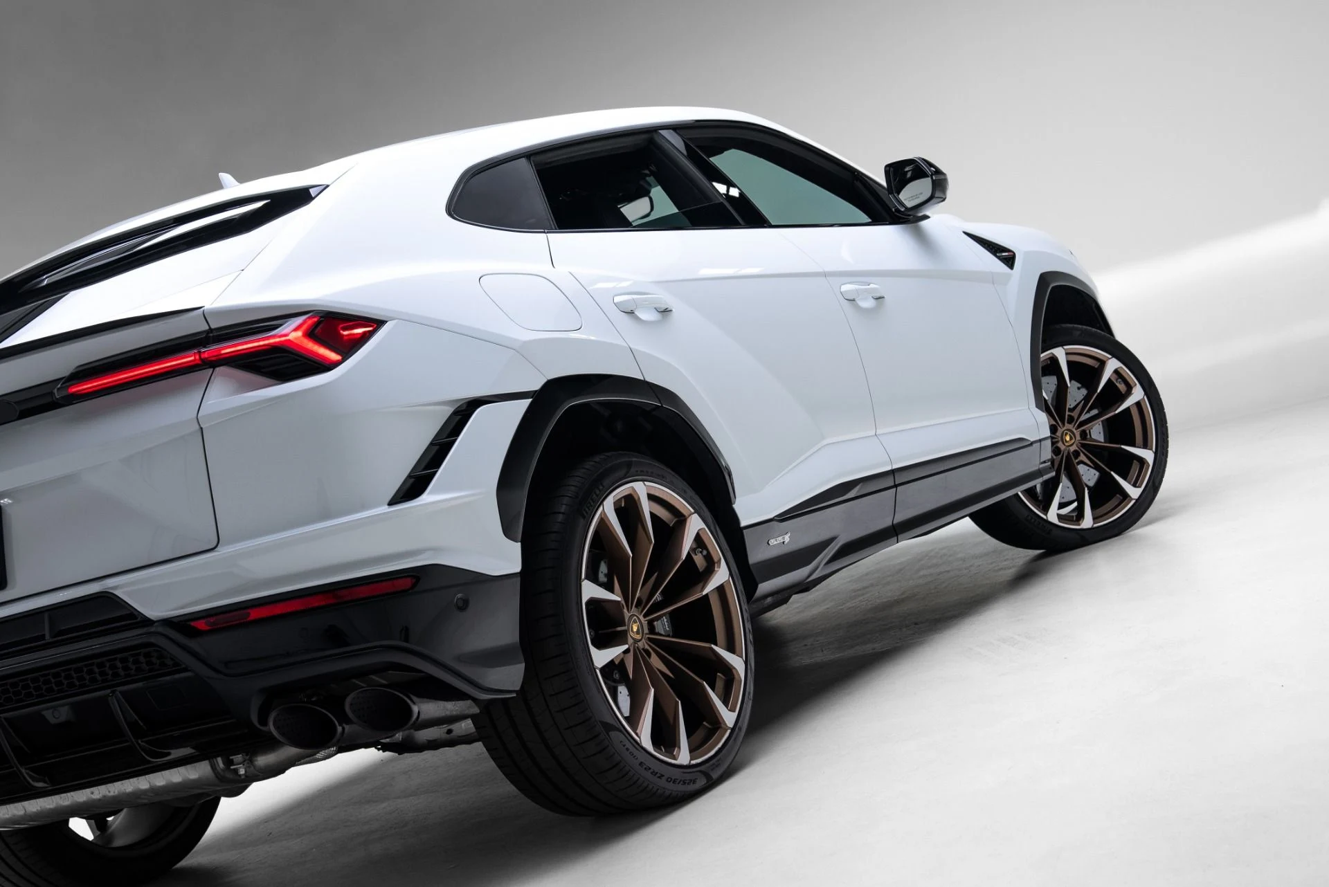 mph043_1634766667_Used_2024_Lamborghini_Urus_S_1774974352_26a1a997ef