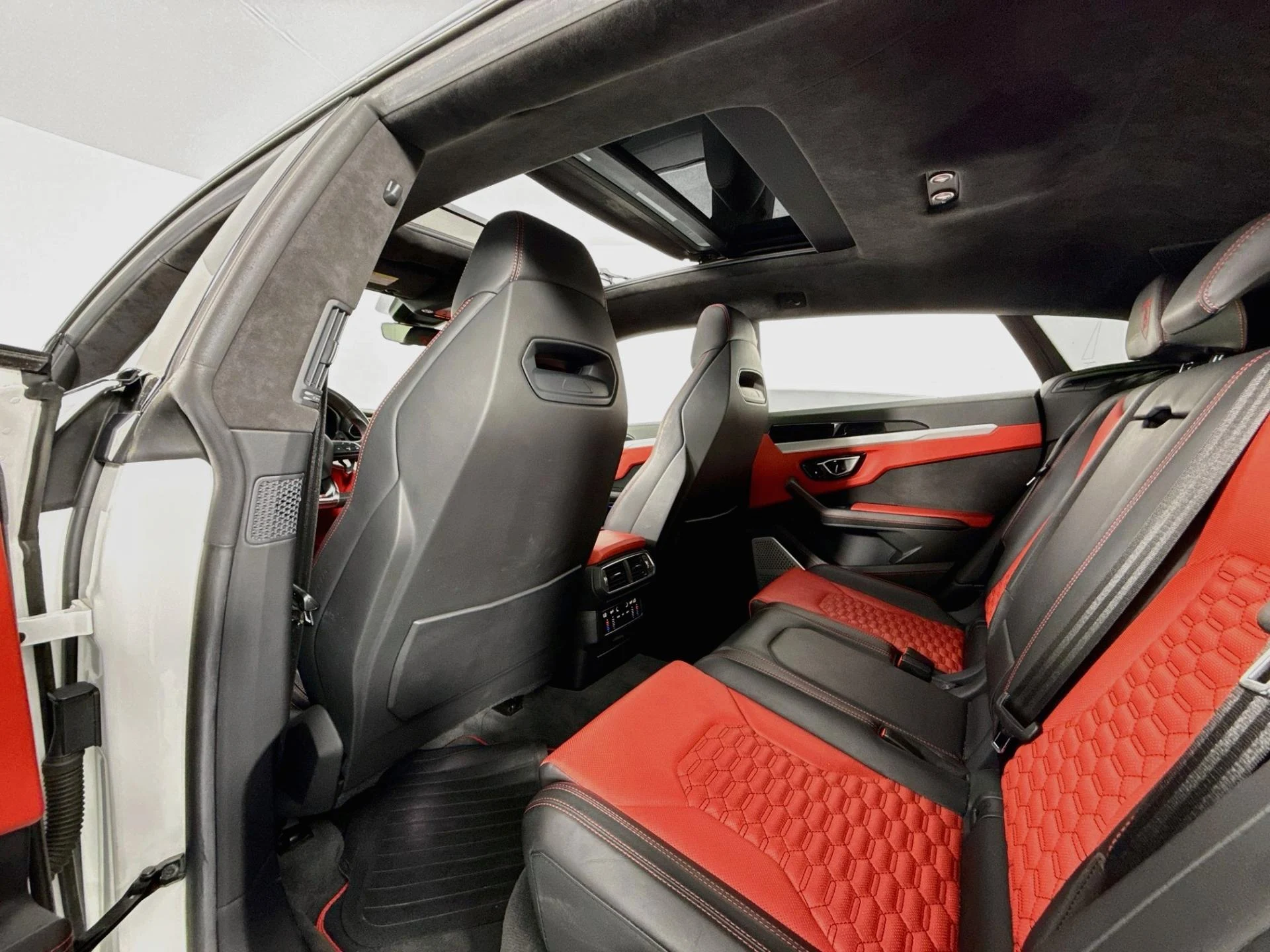 mph043_1642613097_Used_2020_Lamborghini_Urus_1788550626_b74f2c9586