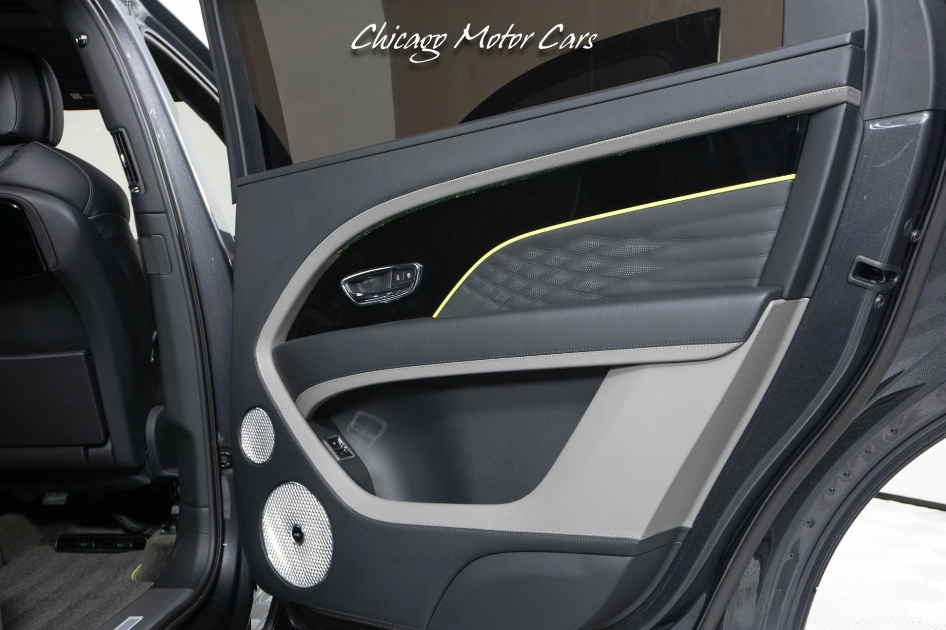 mph043_1676833309_13453_p44_l_fc5e68b9e9