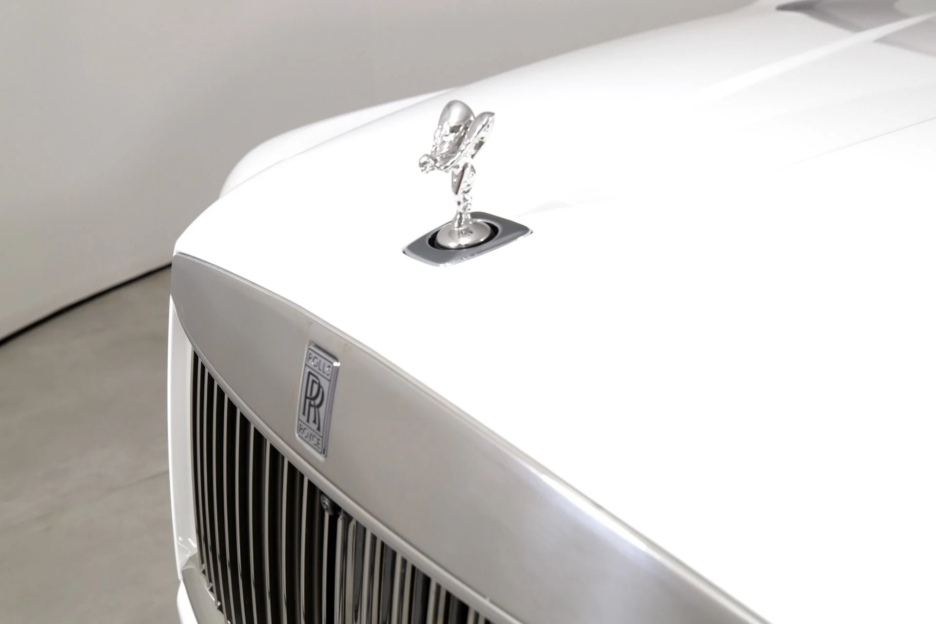 mph043_1686324209_Used_2025_Rolls_Royce_Cullinan_1732211021_1b7a86239e