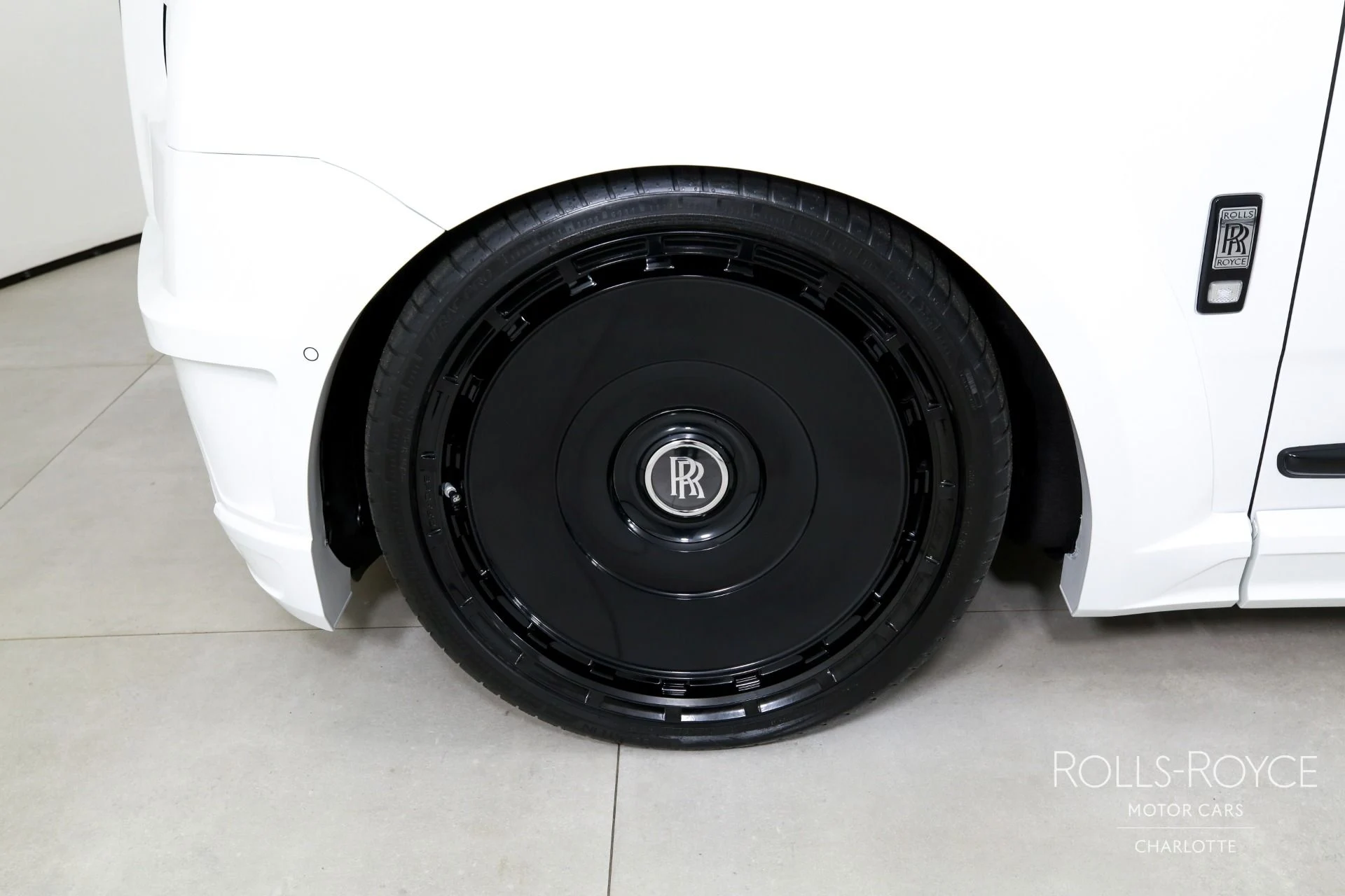 mph043_1696142132_Used_2024_Rolls_Royce_Cullinan_1751554299_a0bf88a681