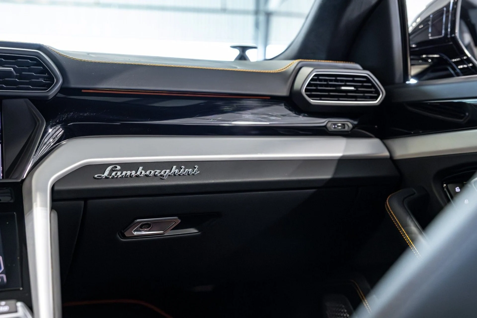 mph043_1726147189_z_A_7ec9214ccf