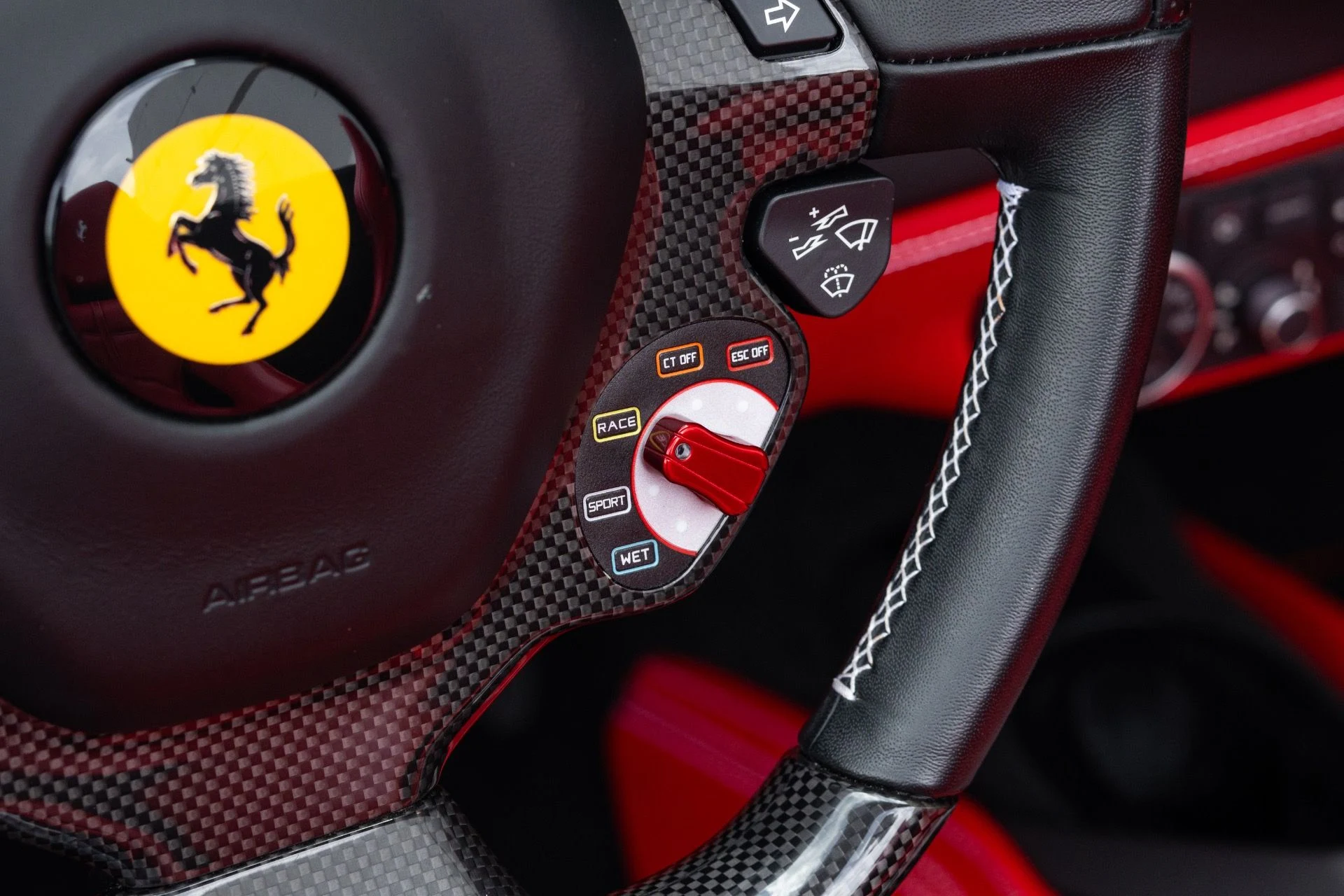 mph043_1732031751_Used_2018_Ferrari_488_Spider_1779900992_673262a086