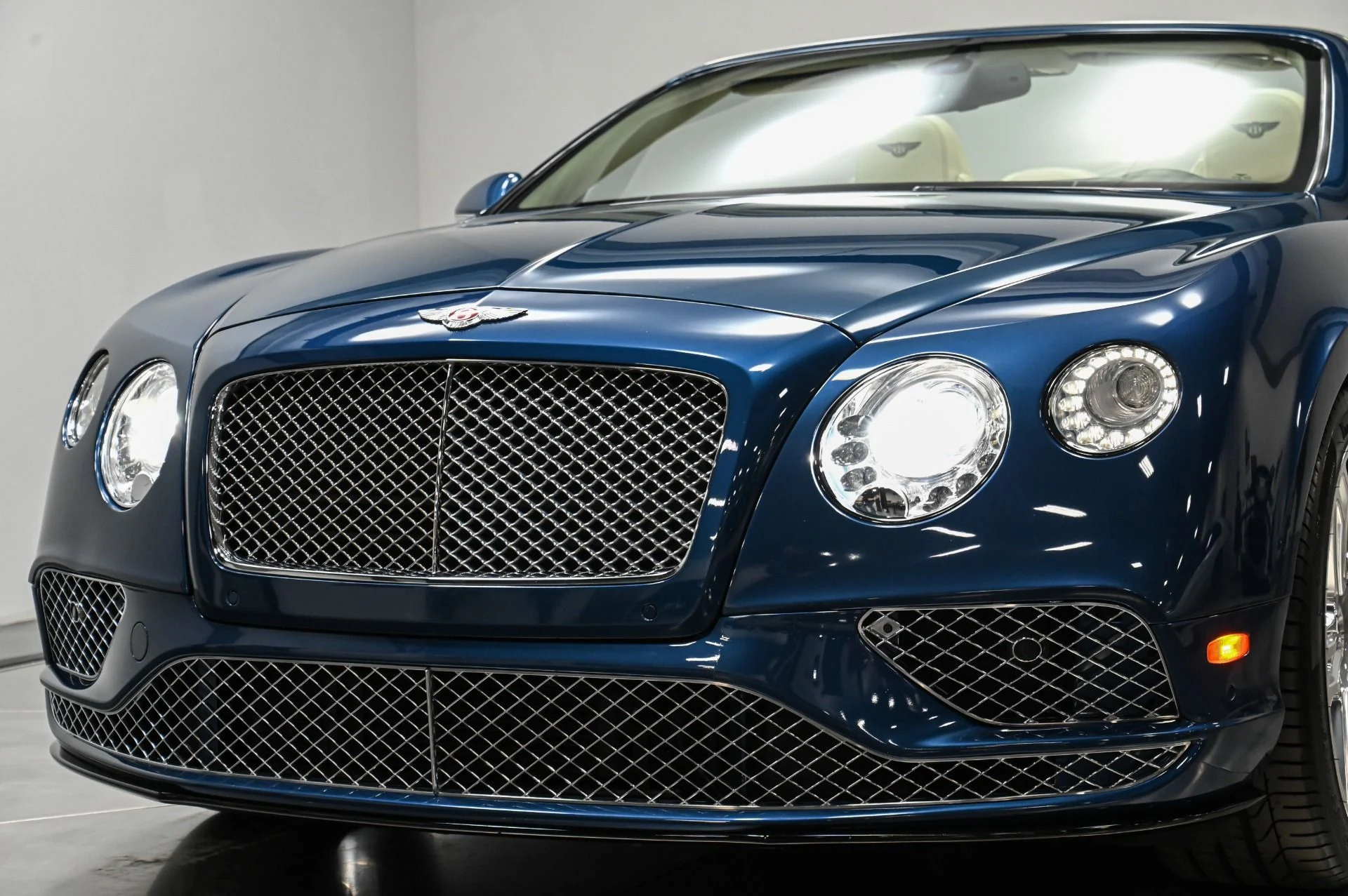 mph043_1733396647_Used_2017_Bentley_Continental_GT_V8_S_1769036560_e26c6fc750