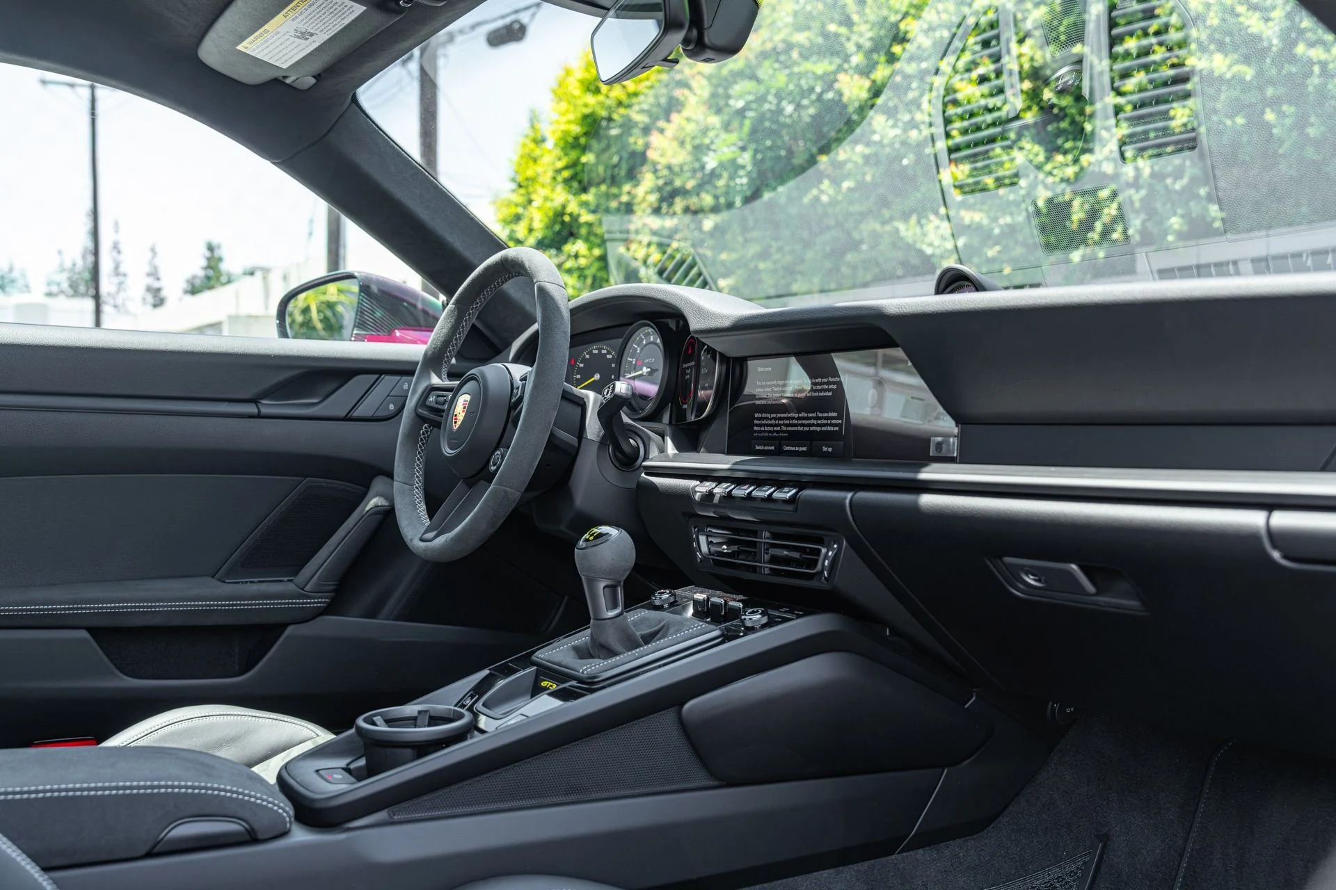 mph043_1733806566_Used_2024_Porsche_911_GT_3_1753158580_4c7128057c