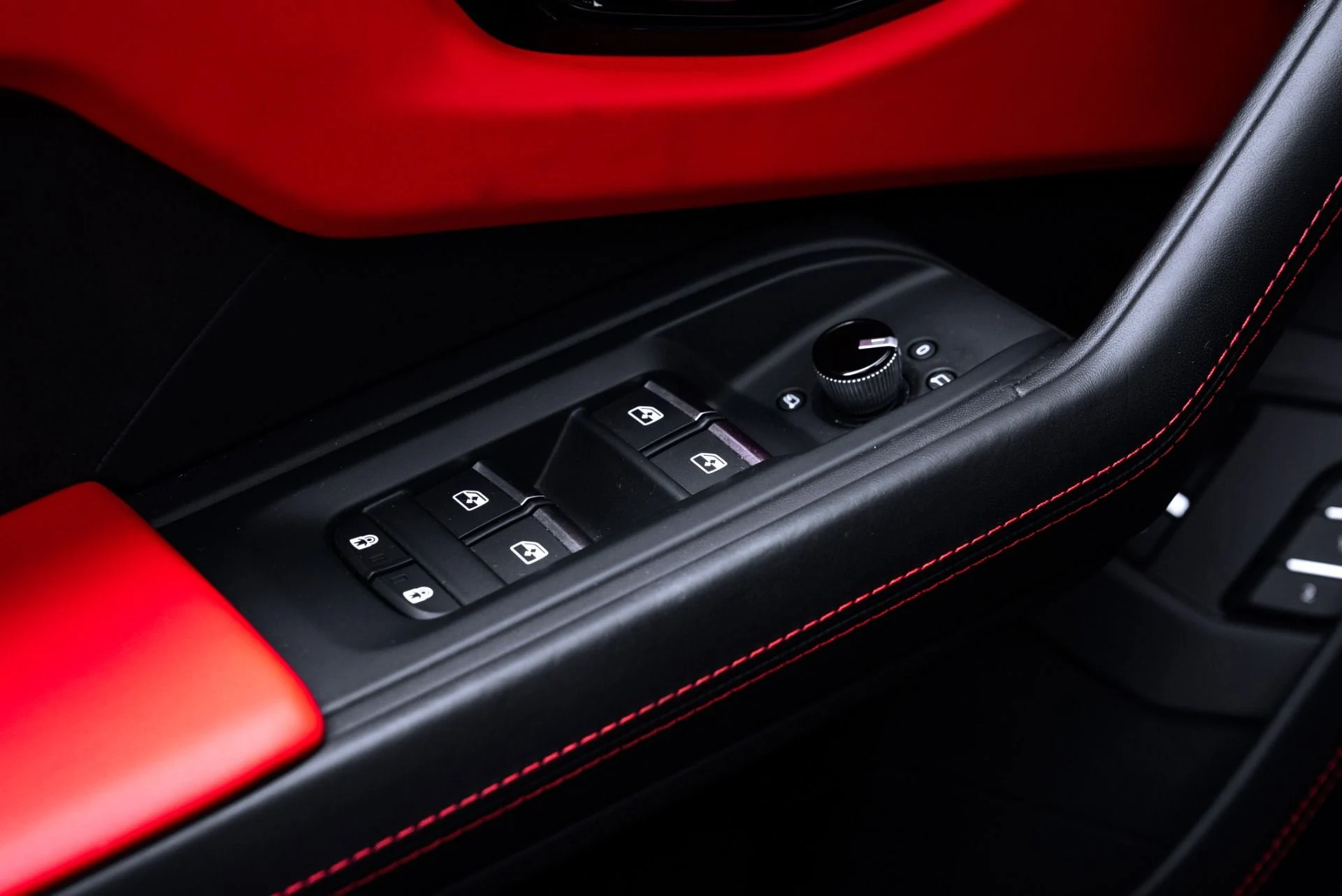 mph043_1737646711_Used_2021_Lamborghini_Urus_1775759137_3df1aa6a09