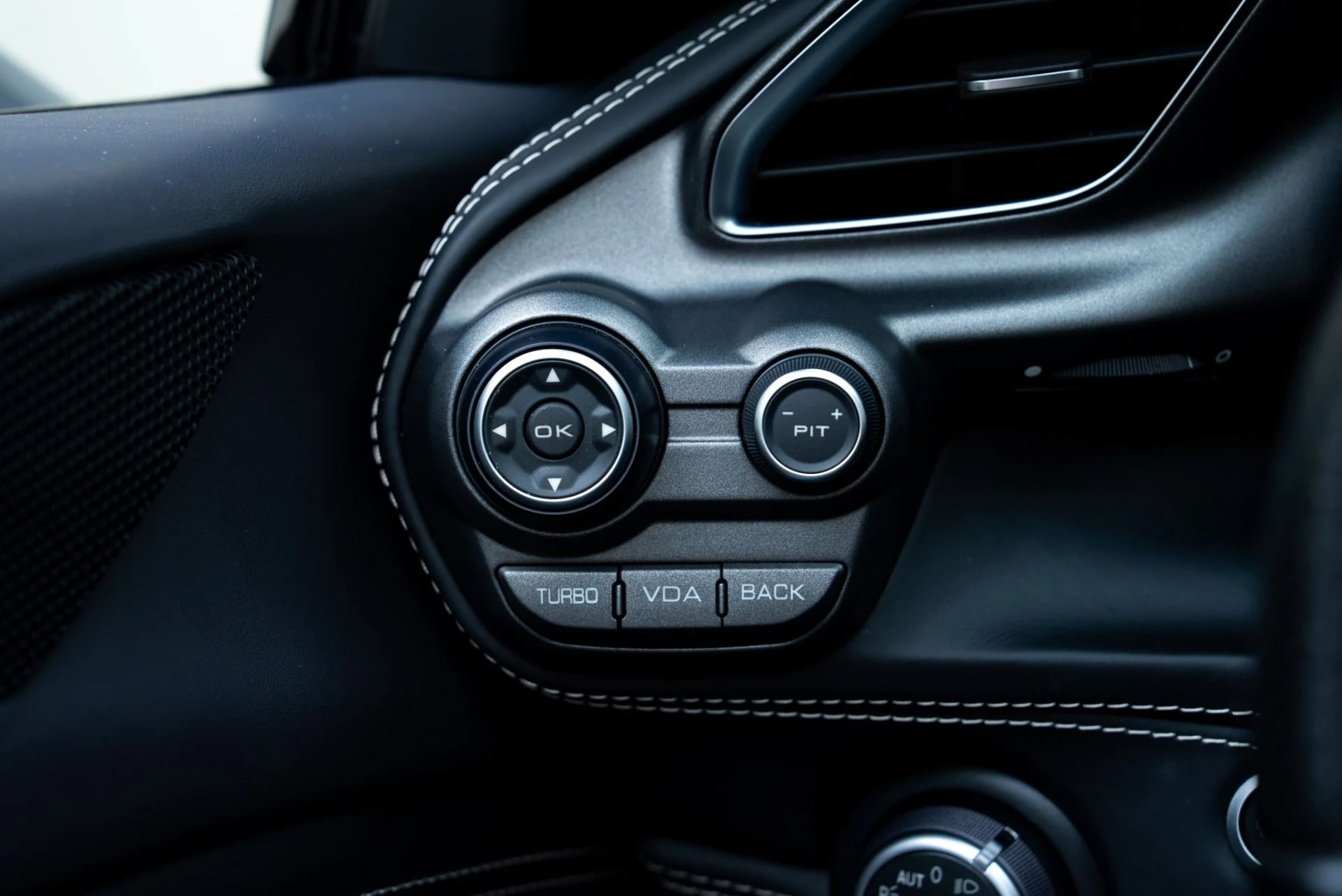 mph043_17399500_Used_2018_Ferrari_488_Spider_1778276724_903947df99