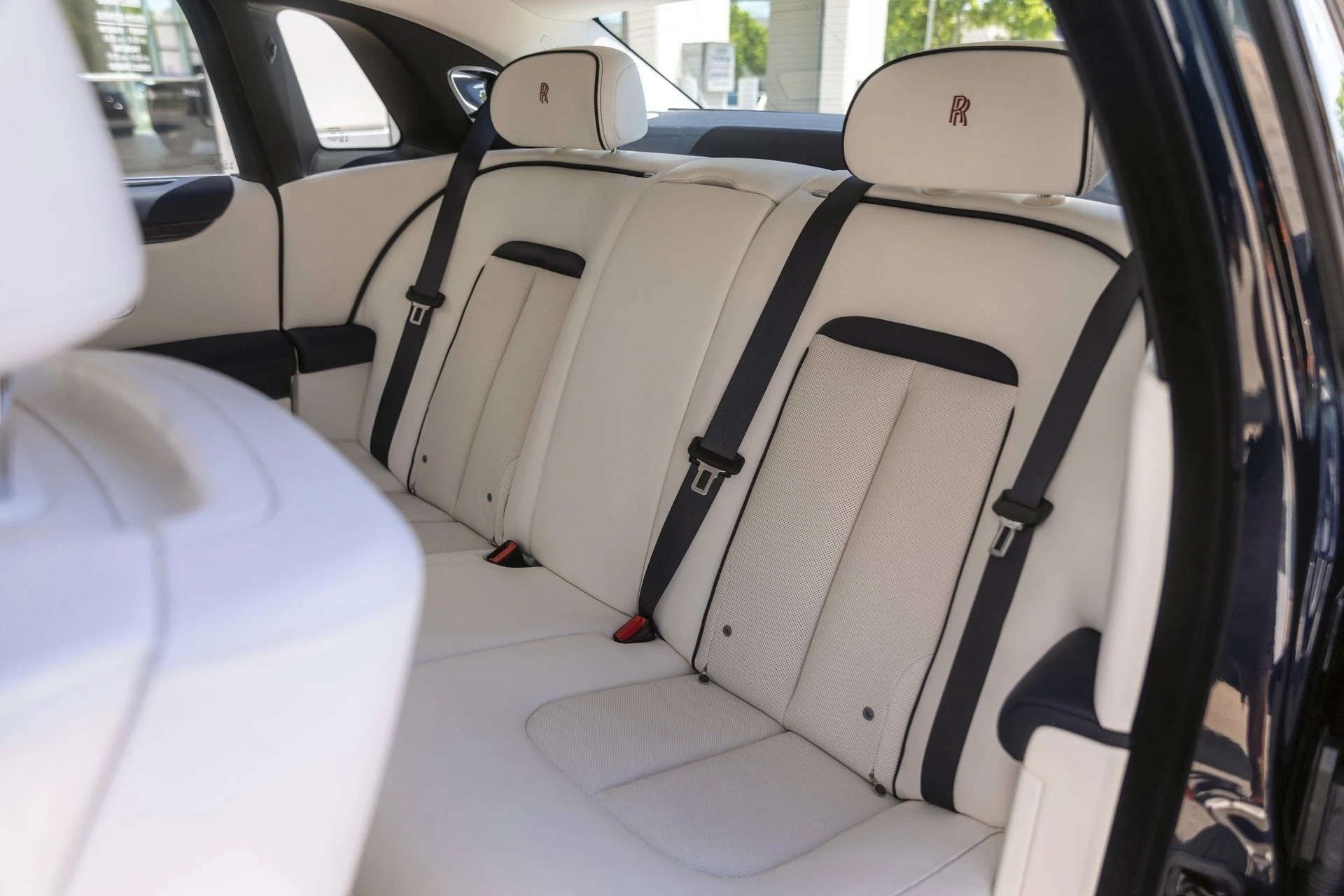 mph043_17406422_Hi_Tech_Luxury_Imports_LLC_SCA_13_GZ_03_SU_230190_image_43_fb194cce9e