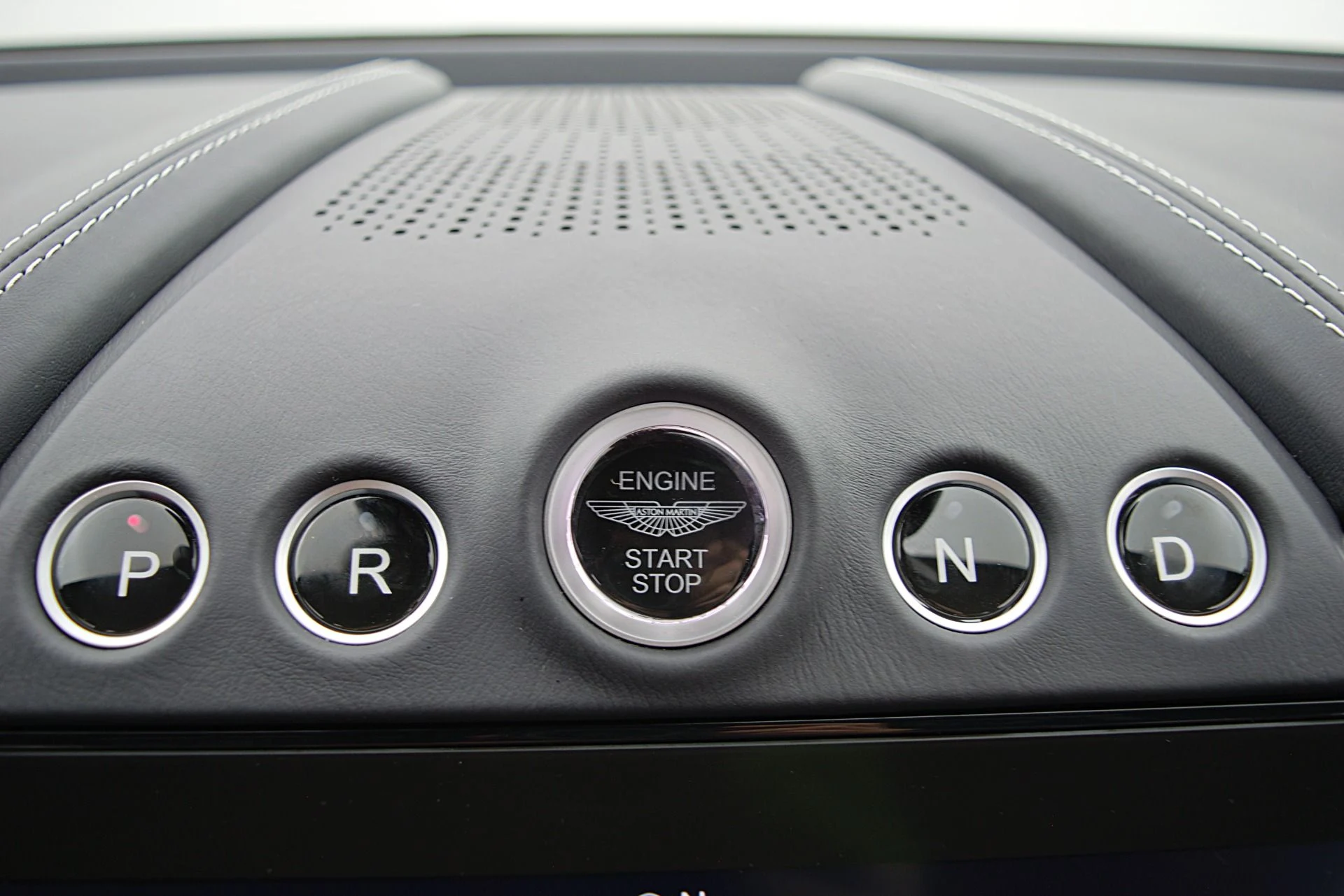 mph043_1741748815_Used_2023_Aston_Martin_DBX_707_fa3e54adee