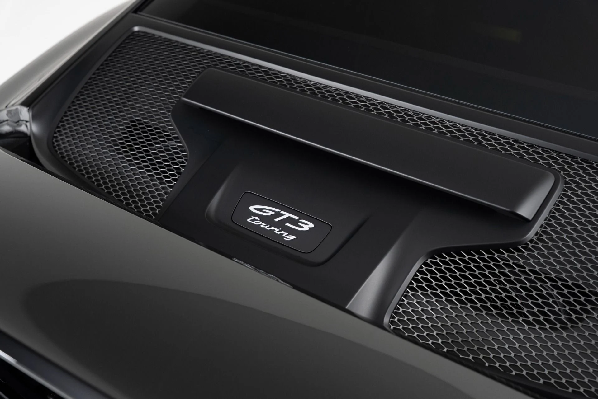 mph043_1761080723_Used_2024_Porsche_911_GT_3_Touring_1750205335_11757a3e91