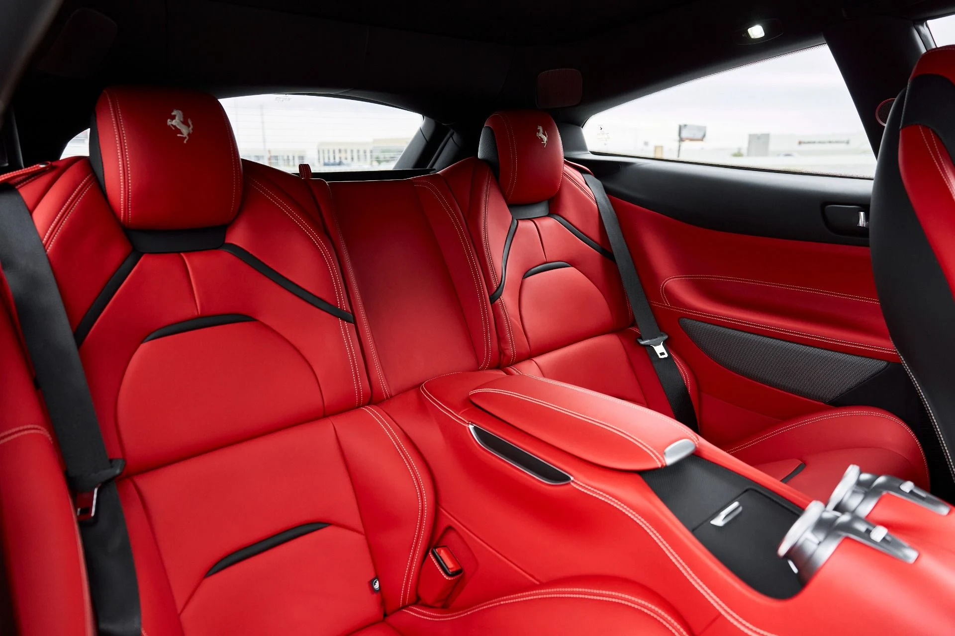 mph043_1762408652_Used_2020_Ferrari_GTC_4_Lusso_T_1766785923_543e1312ed