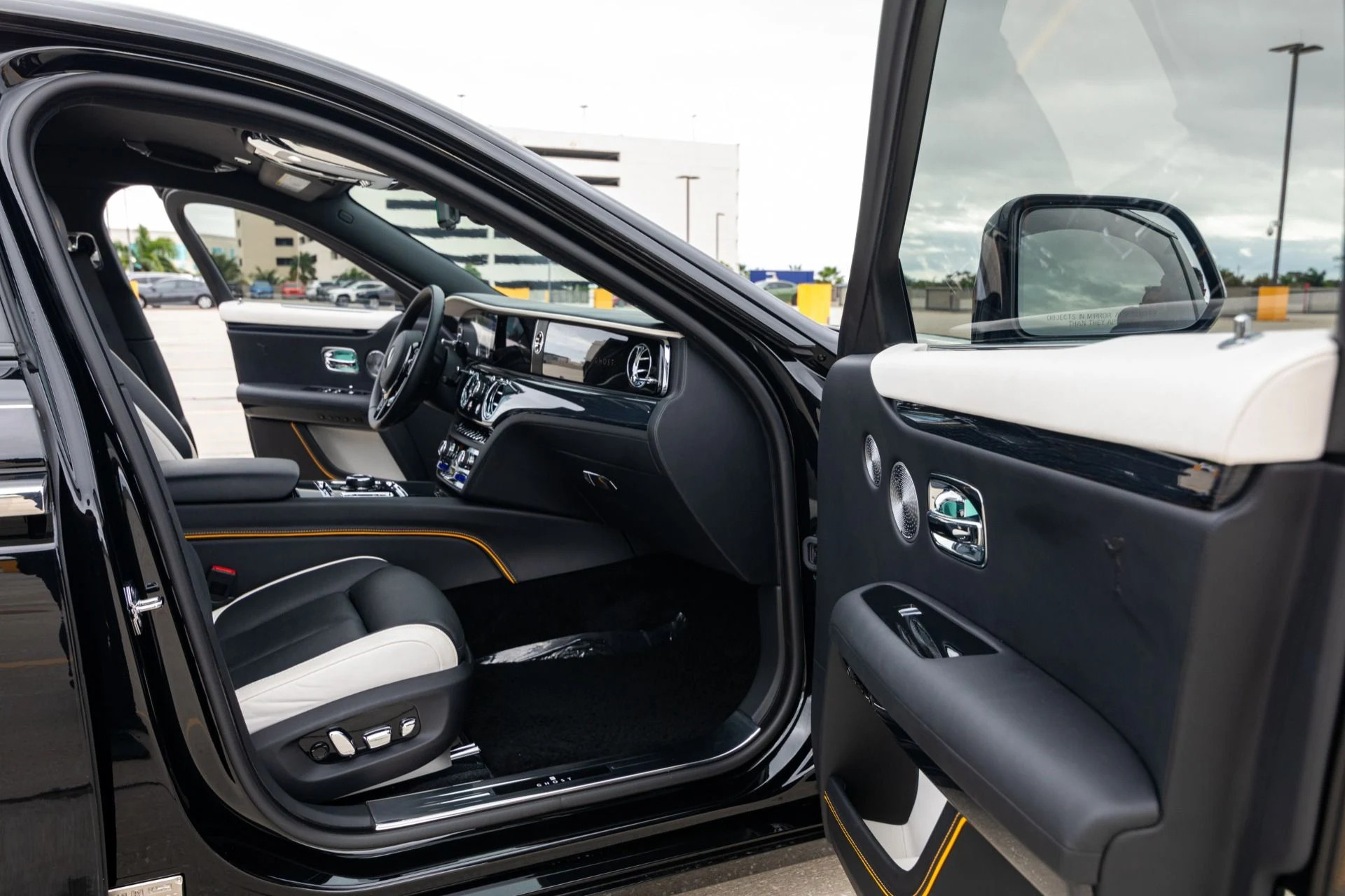 mph043_1763666003_Used_2021_Rolls_Royce_Ghost_EWB_1768869200_01fe103322