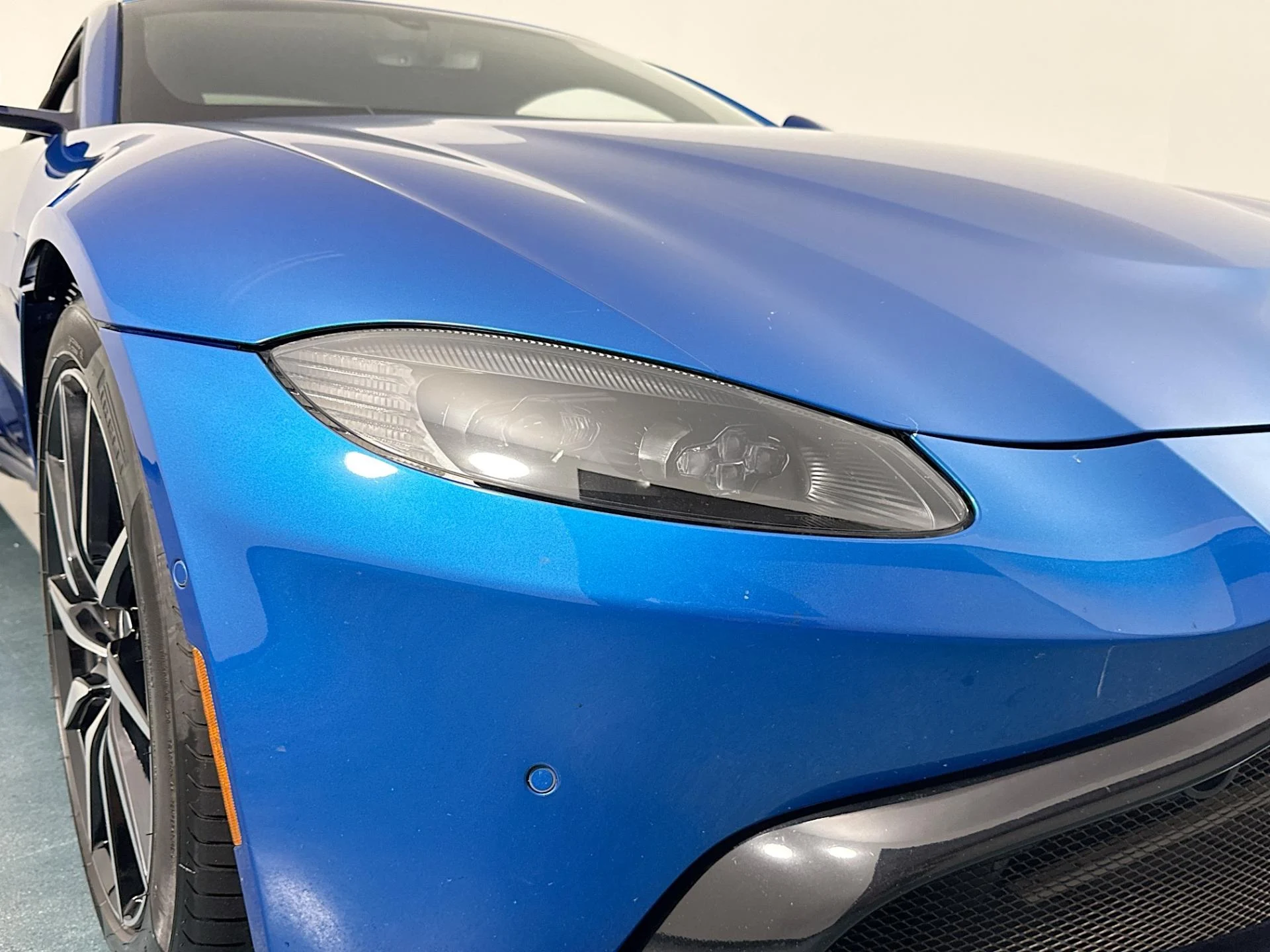 mph043_1780026496_Used_2019_Aston_Martin_Vantage_1784071688_95ad1f573e