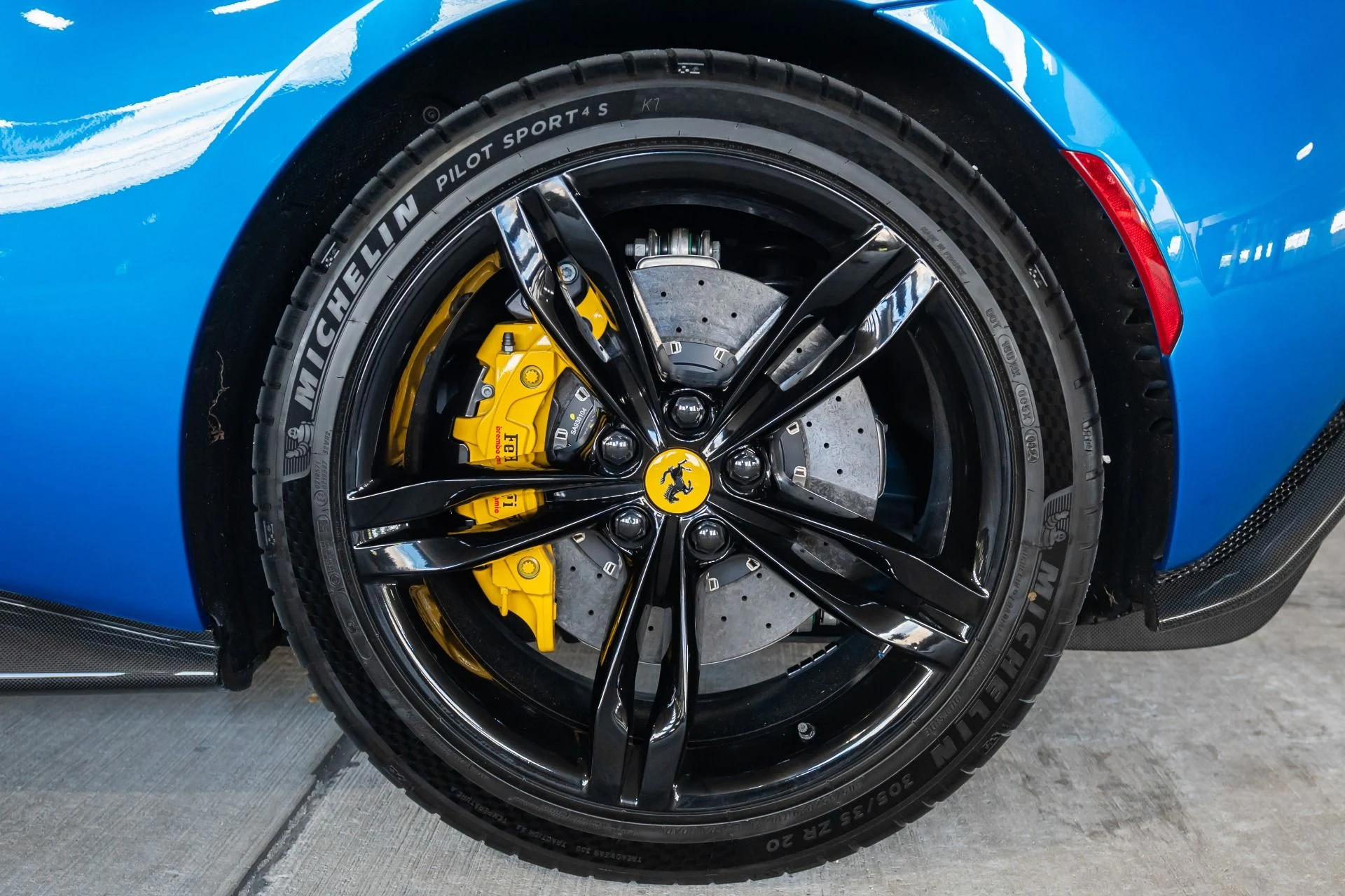 mph043_1789236201_Used_2024_Ferrari_296_GTS_1761687517_5bfebde150