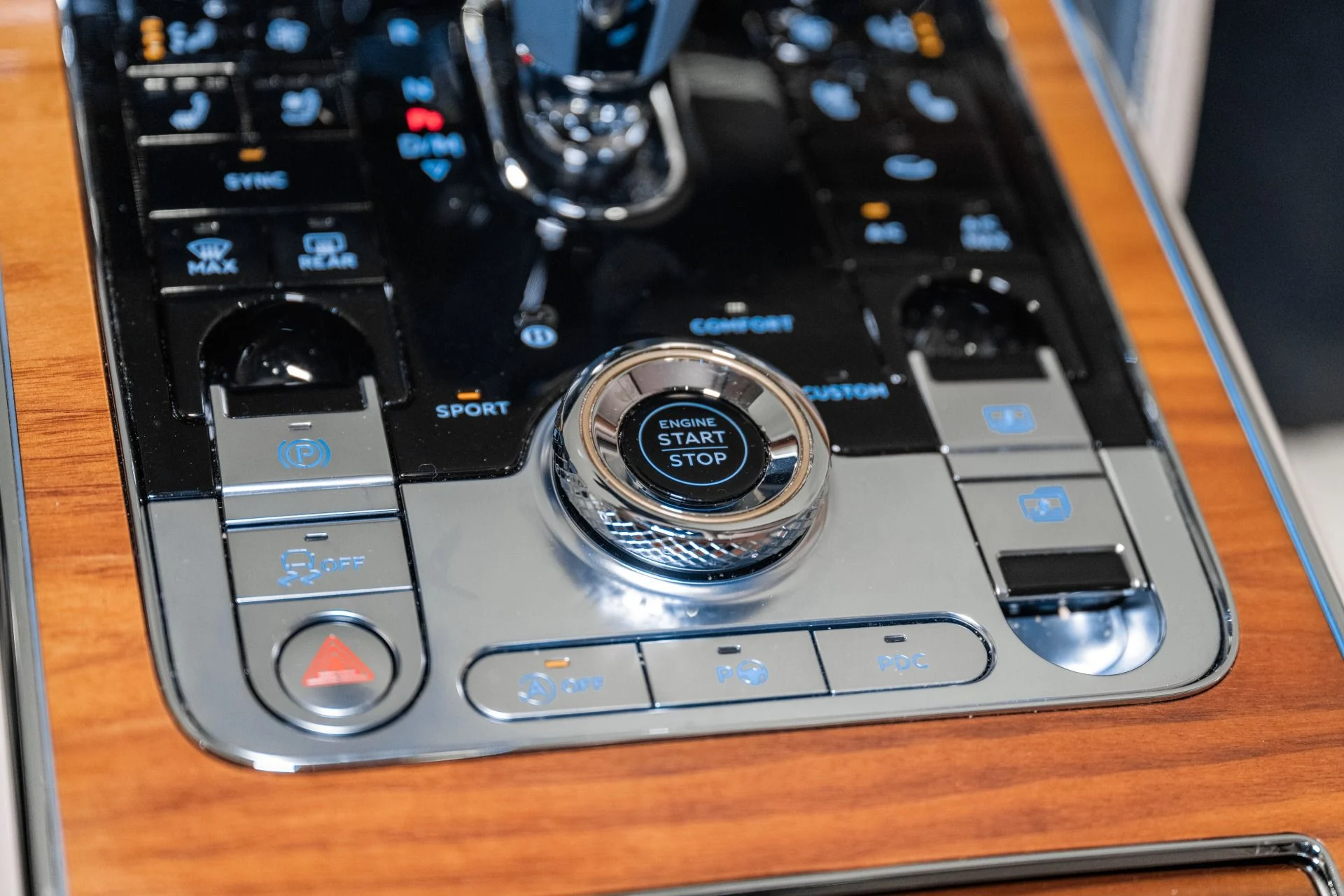 mph043_1793477526_Used_2023_Bentley_Flying_Spur_1772469545_9378b619b2