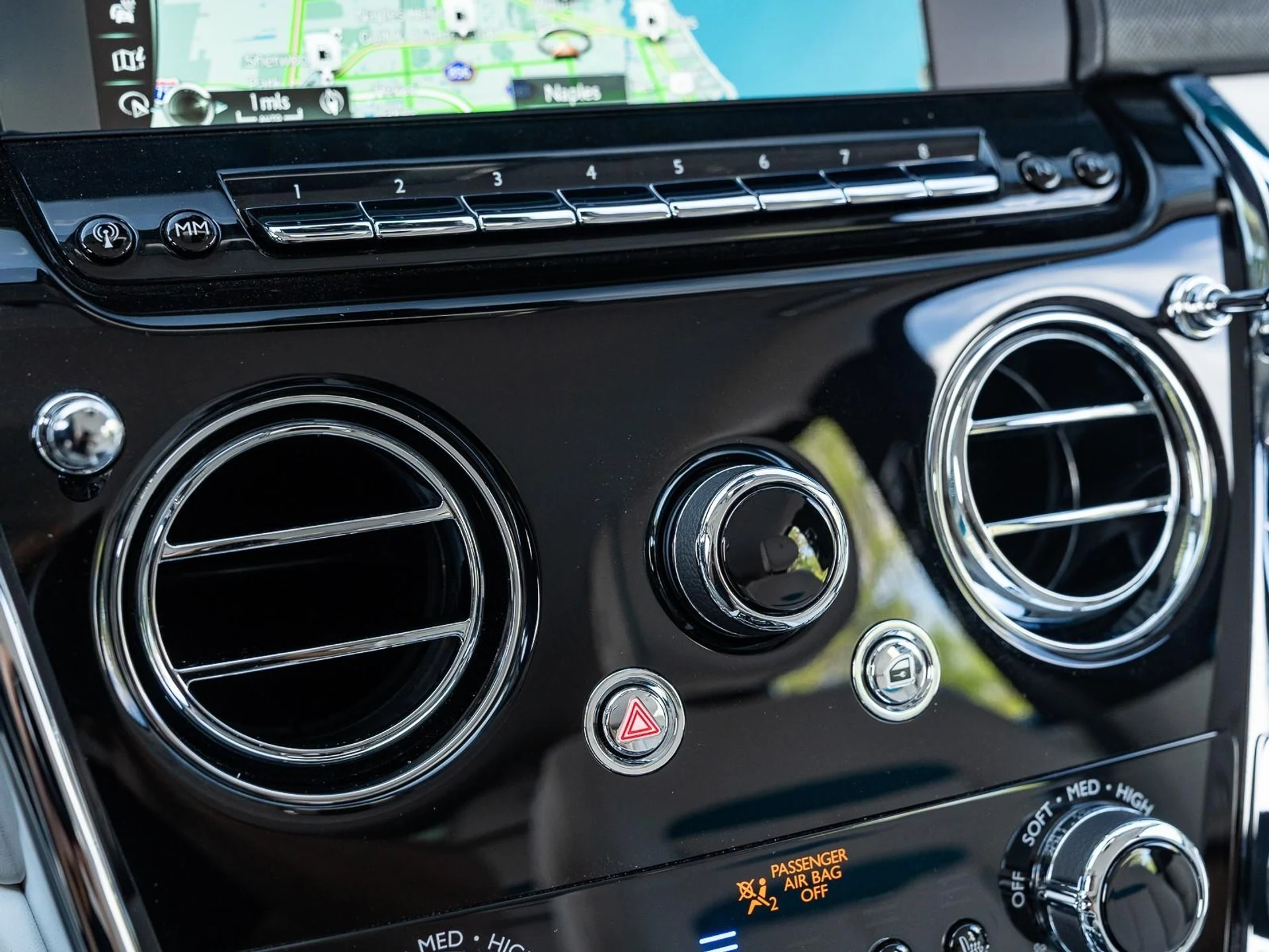 mph043_1816511342_Used_2023_Rolls_Royce_Cullinan_1761685695_7d039897b5