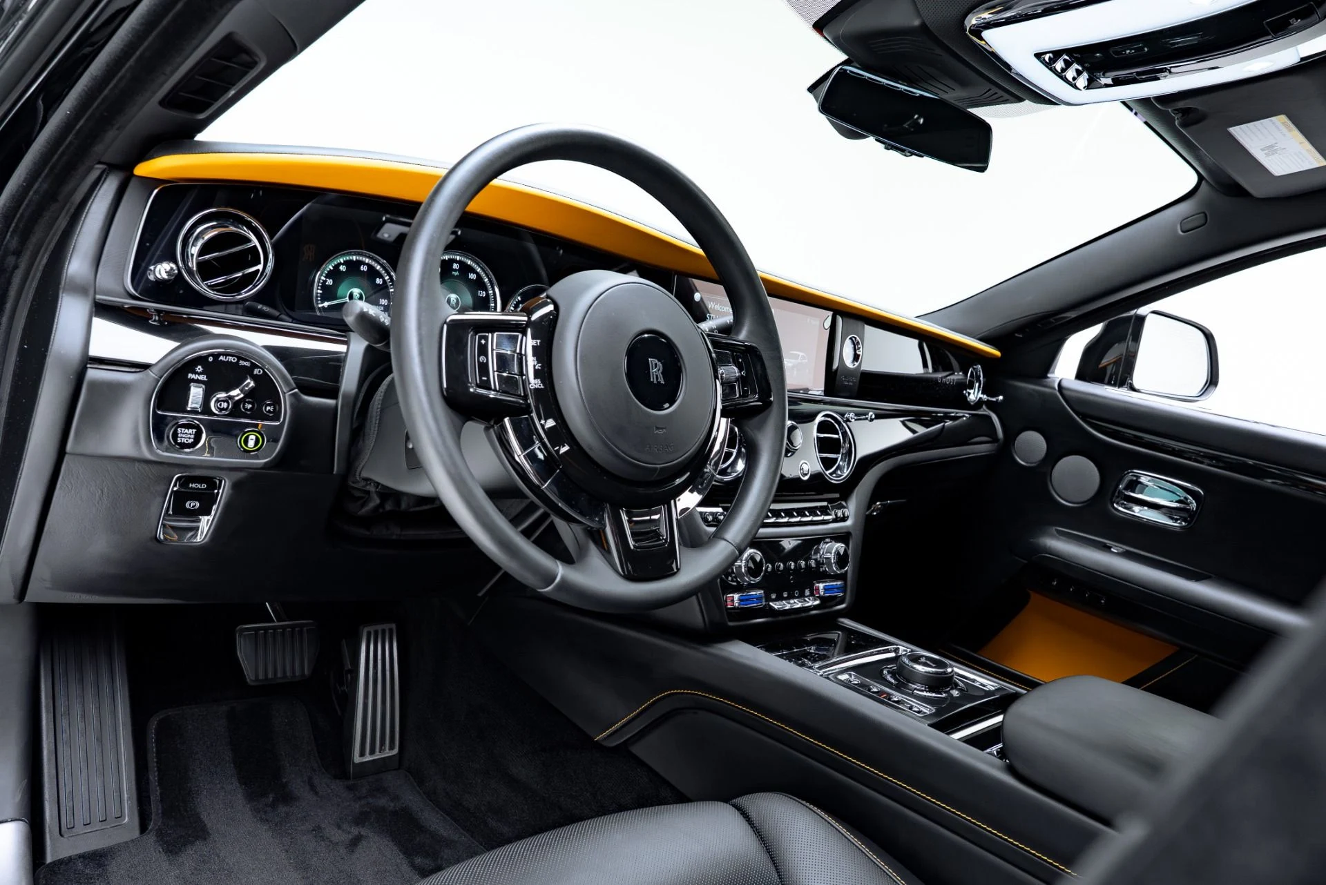 mph043_1826148157_Used_2022_Rolls_Royce_Ghost_1776983451_638b95e089