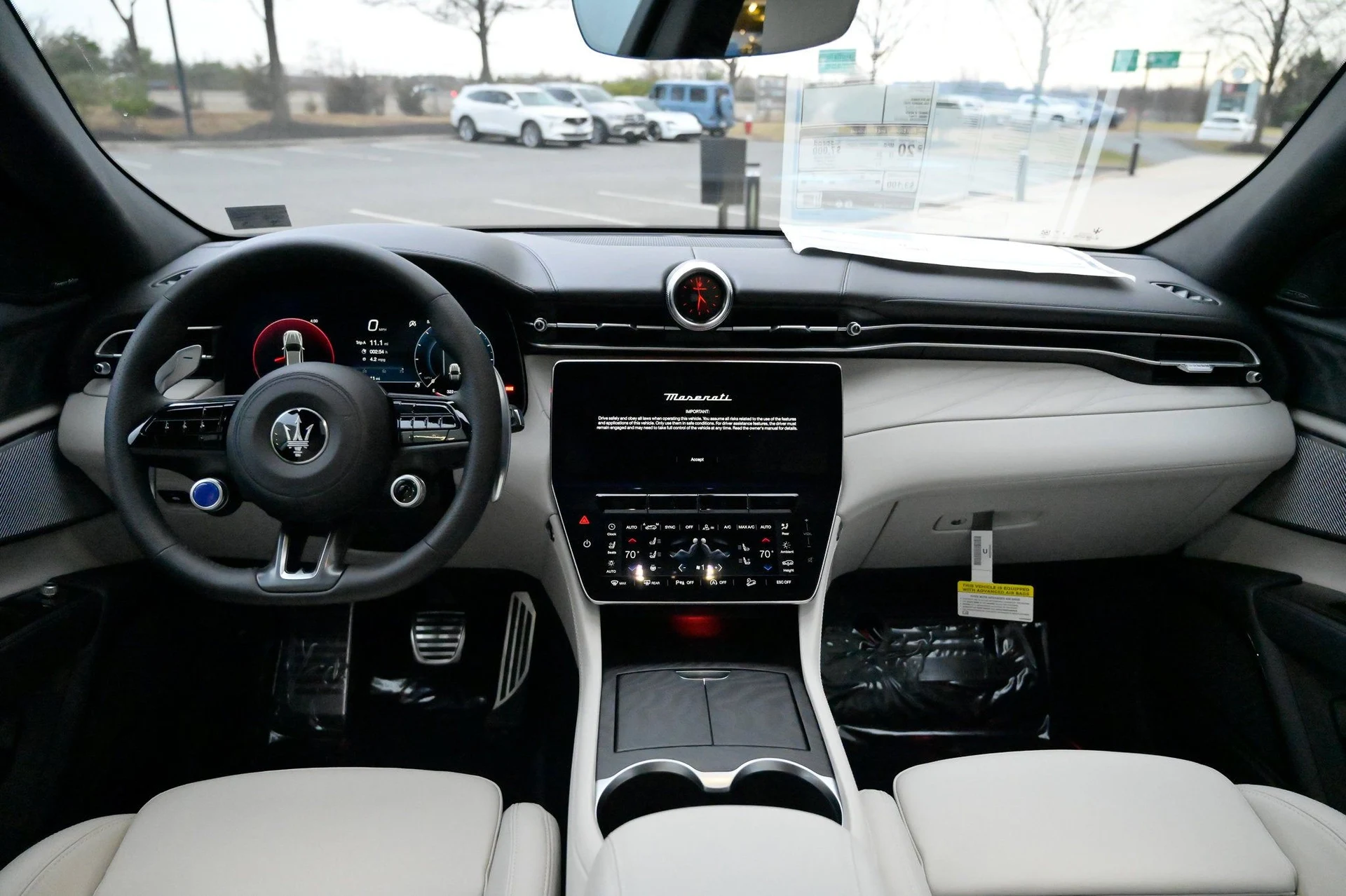 mph043_1844345890_1a8b8415f27e4191b4b46d8f7c49c5ed_d3e92a4064