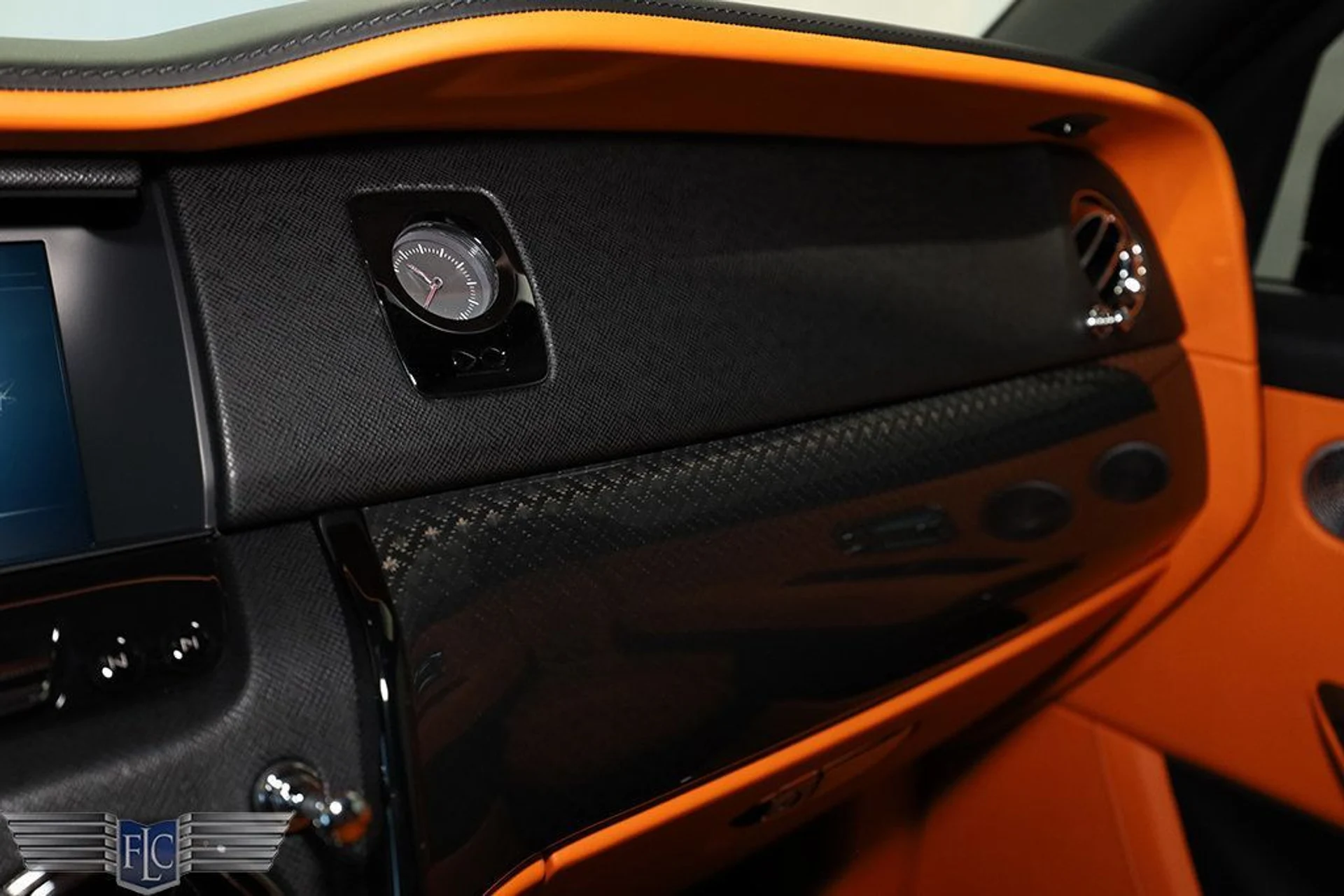 mph043_1850973363_used_2023_rolls_royce_cullinan_blackbadgesportutility_9689_23001935_44_1024_d0117b205f