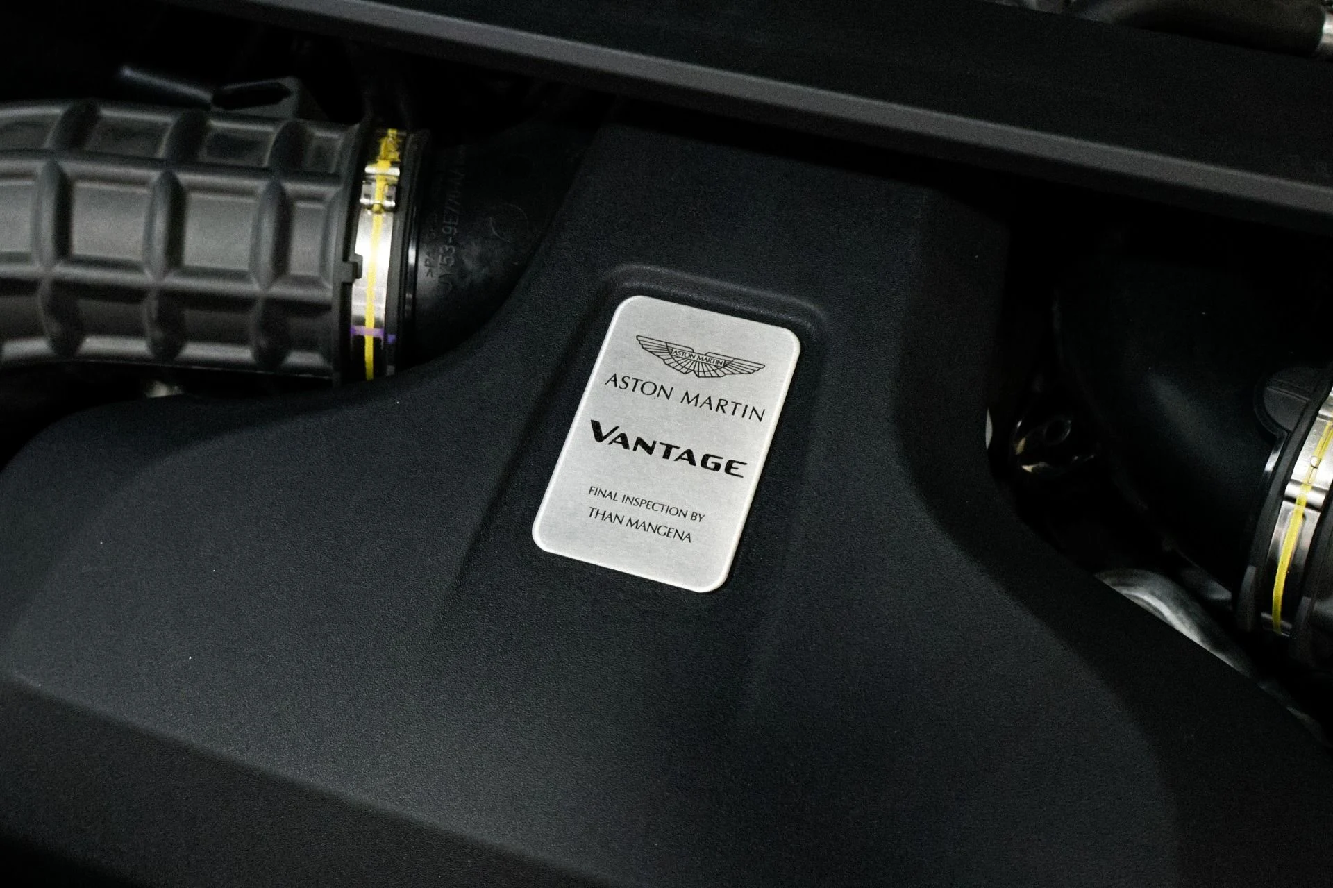 mph043_1860186107_Used_2019_Aston_Martin_Vantage_1760536452_89e0d2646c