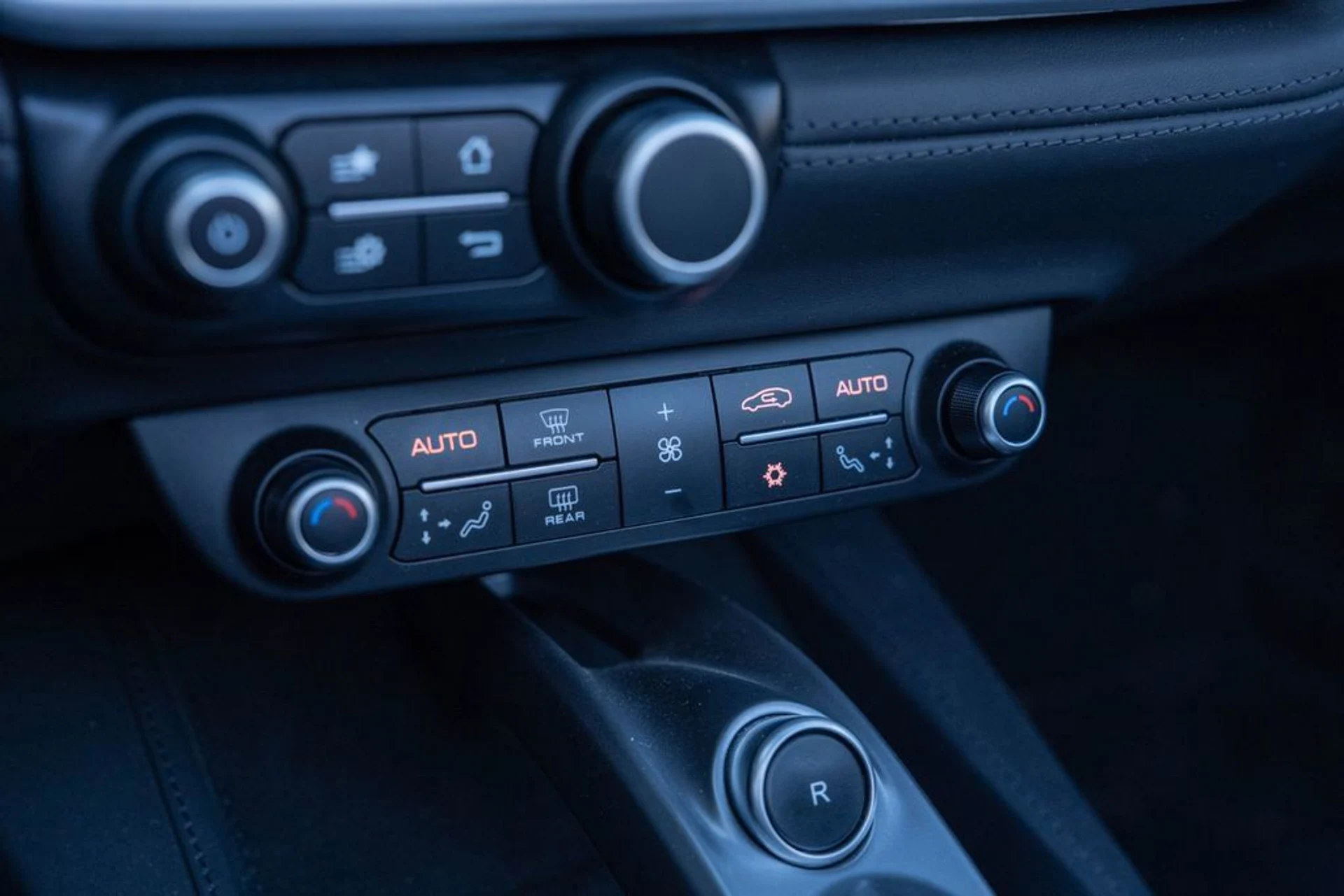 mph043_186597259_20372ddd32fe4ec7996cdfb382578ce2_0001e98353