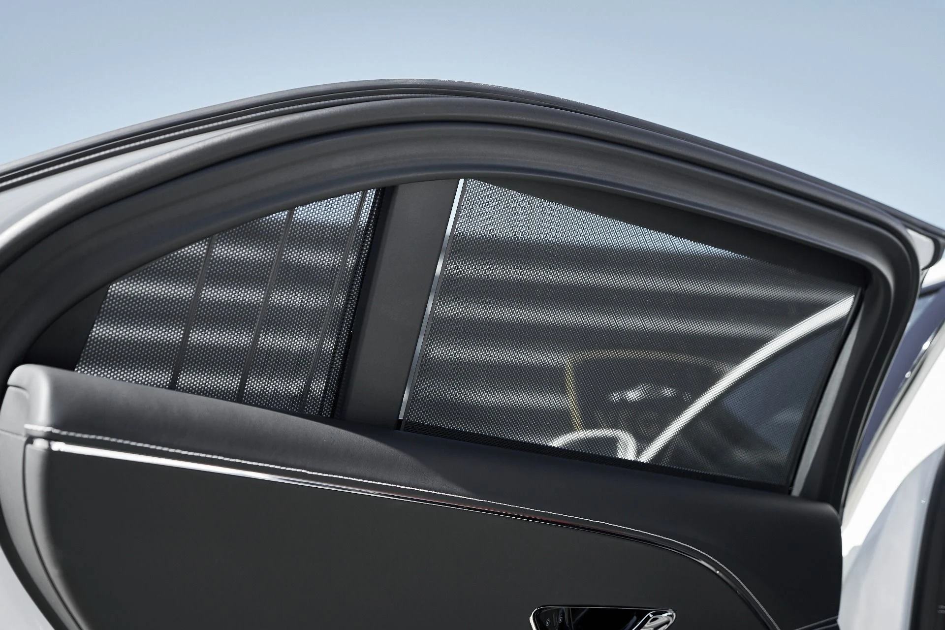 mph043_1871823116_Used_2024_Bentley_Flying_Spur_S_1761779942_b6e8e1f784