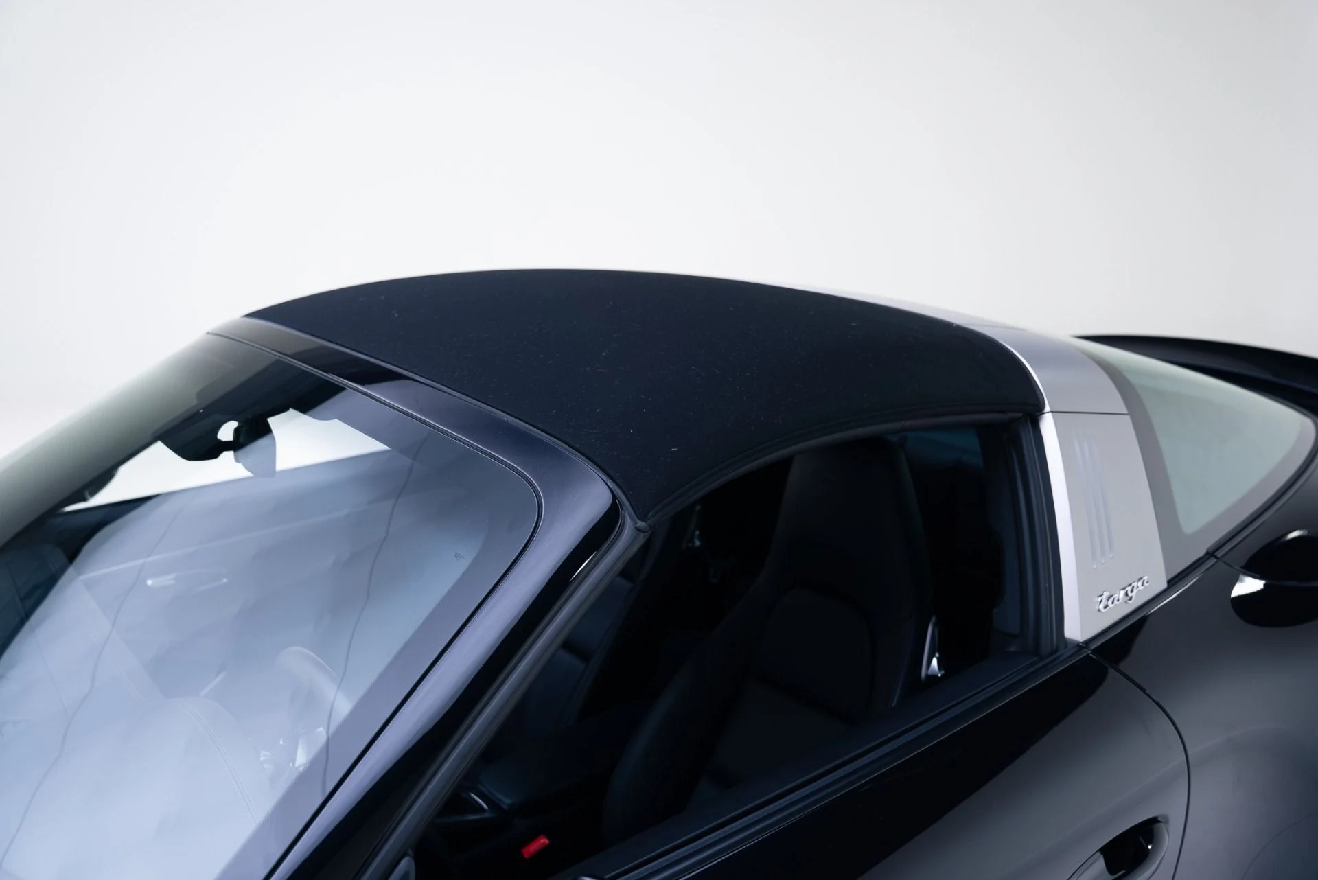 mph043_1873281437_Used_2018_Porsche_911_Targa_4_S_1767827909_19628df3b0