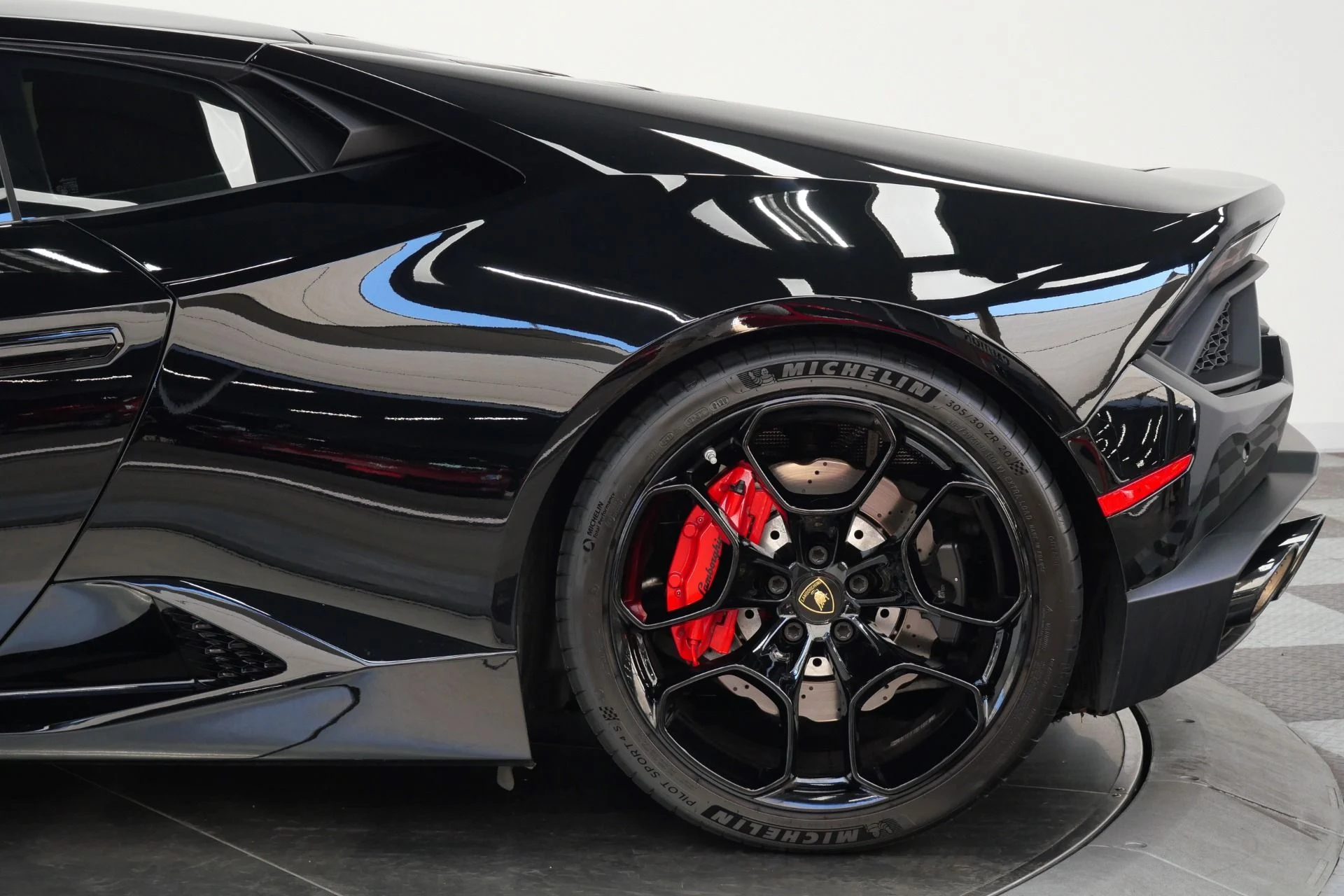 mph043_1879719028_Used_2019_Lamborghini_Huracan_LP_580_2_Q_Citura_Interior_Giano_Wheels_571_HP_V10_1786034650_47346f0f2c