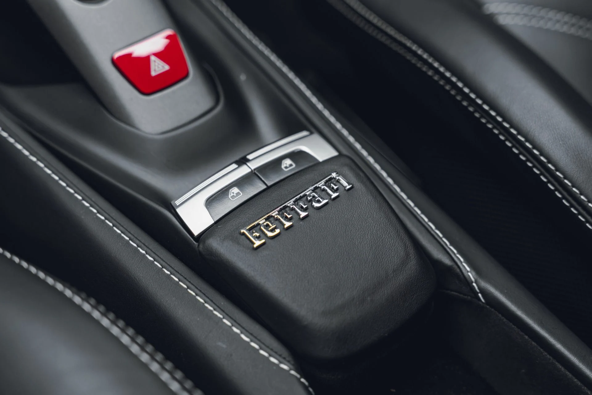 mph043_1880856281_Used_2018_Ferrari_488_GTB_1781823542_cb6d0bbd6d