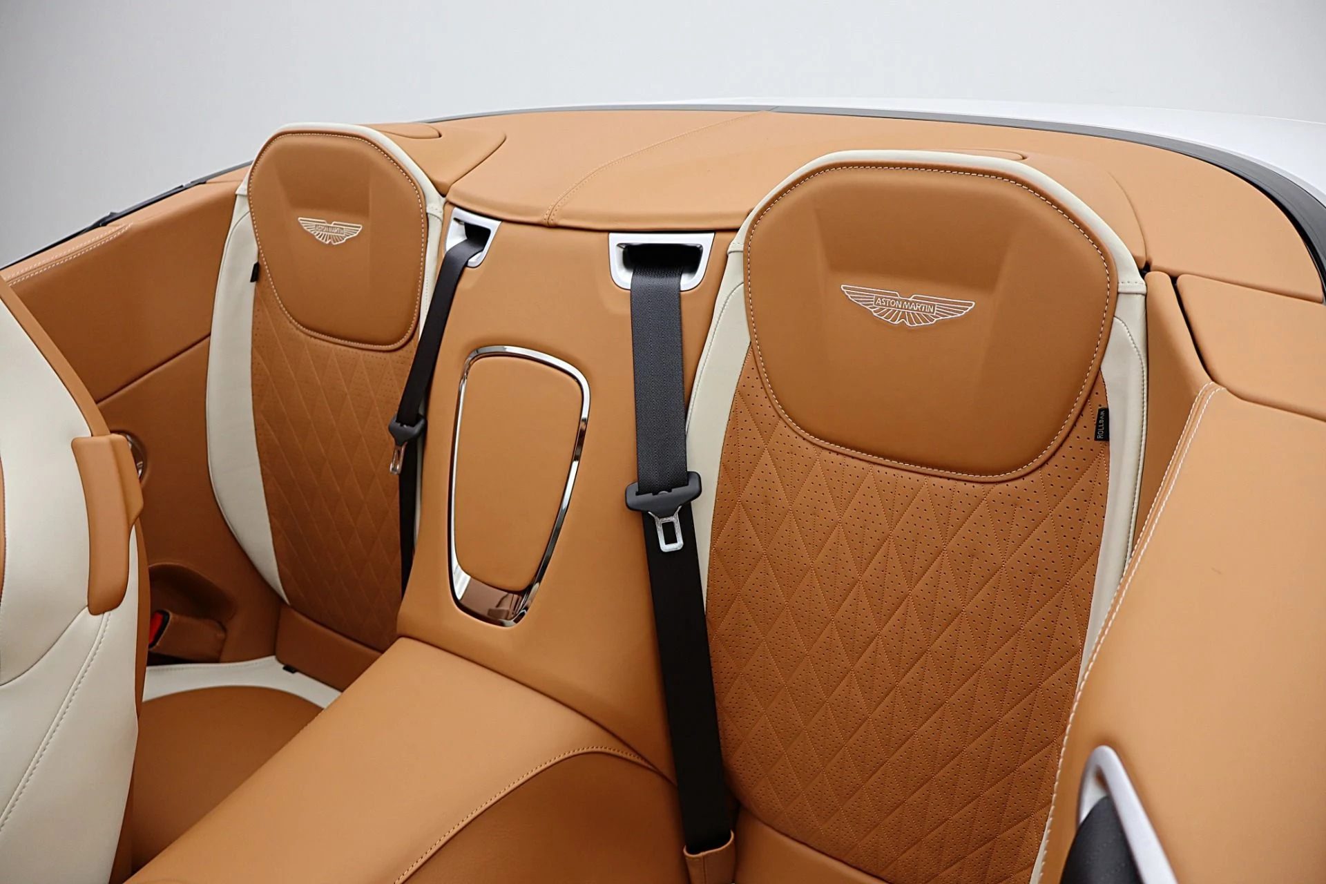 mph043_1881973821_New_2026_Aston_Martin_DB_12_Volante_ac2a8930cc