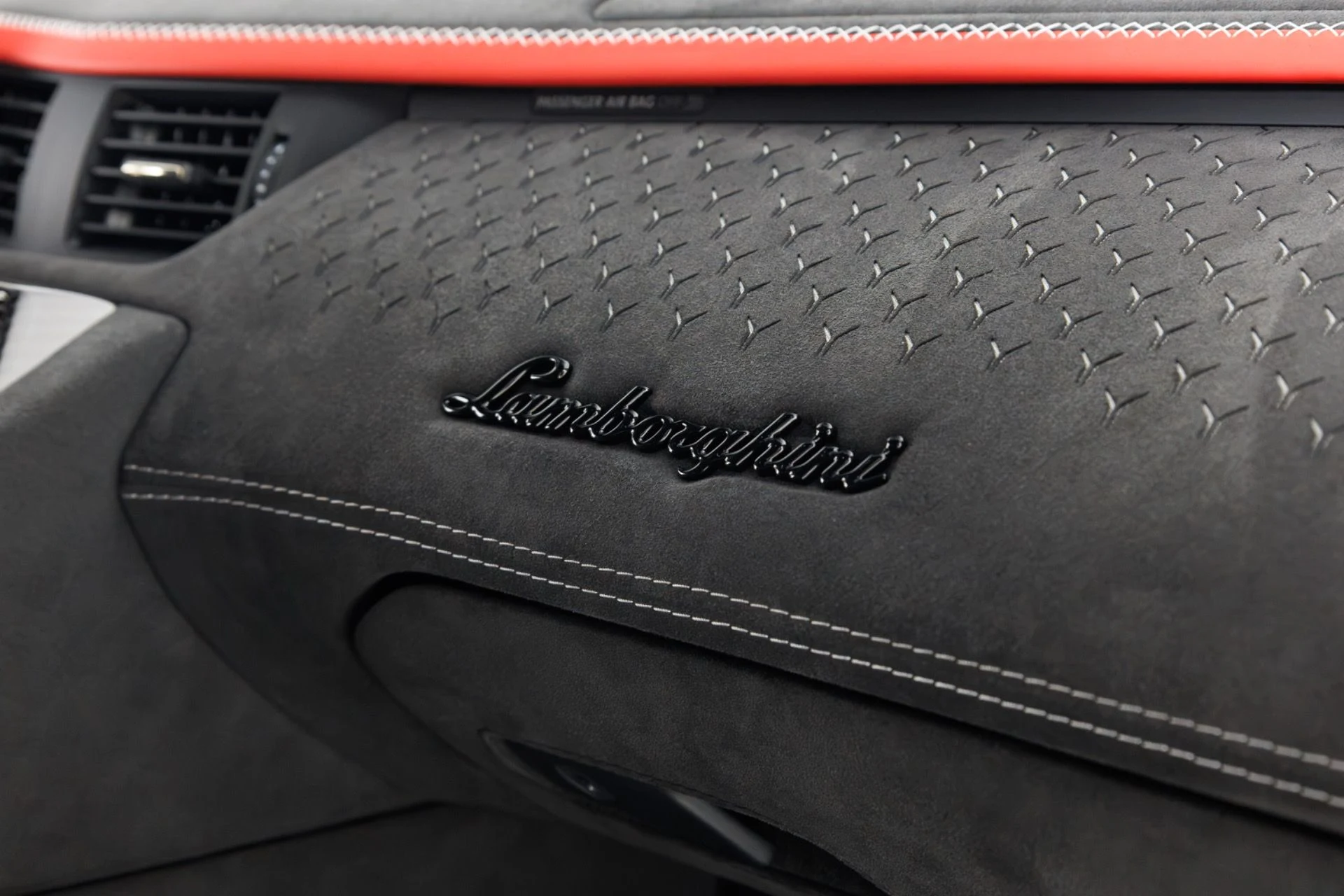 mph043_1884996046_Used_2022_Lamborghini_Aventador_LP_780_4_Ultimae_1784925955_3992c94480