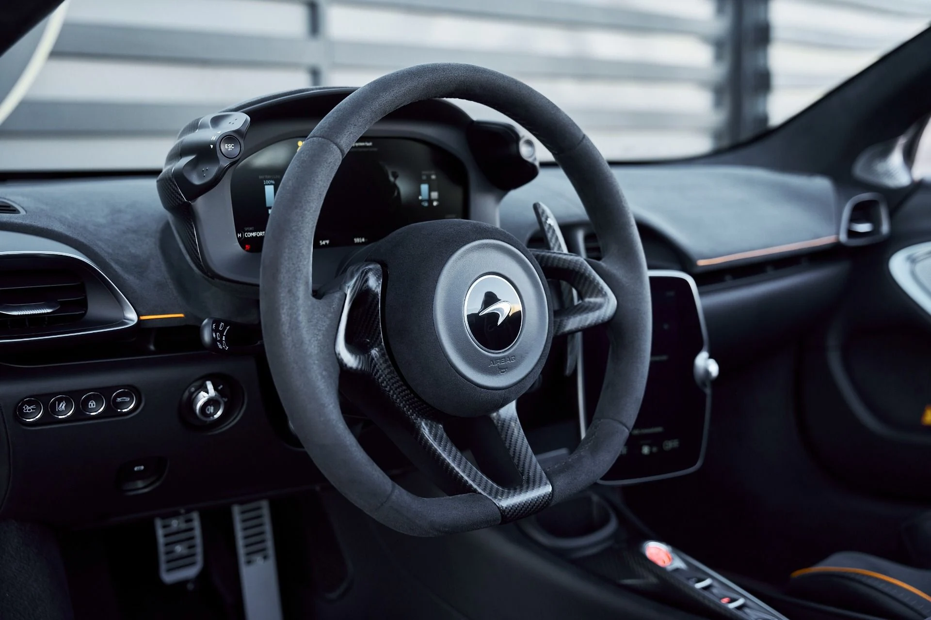 mph043_1931950916_Used_2025_Mc_Laren_Artura_Performance_1769481861_0e568dc936