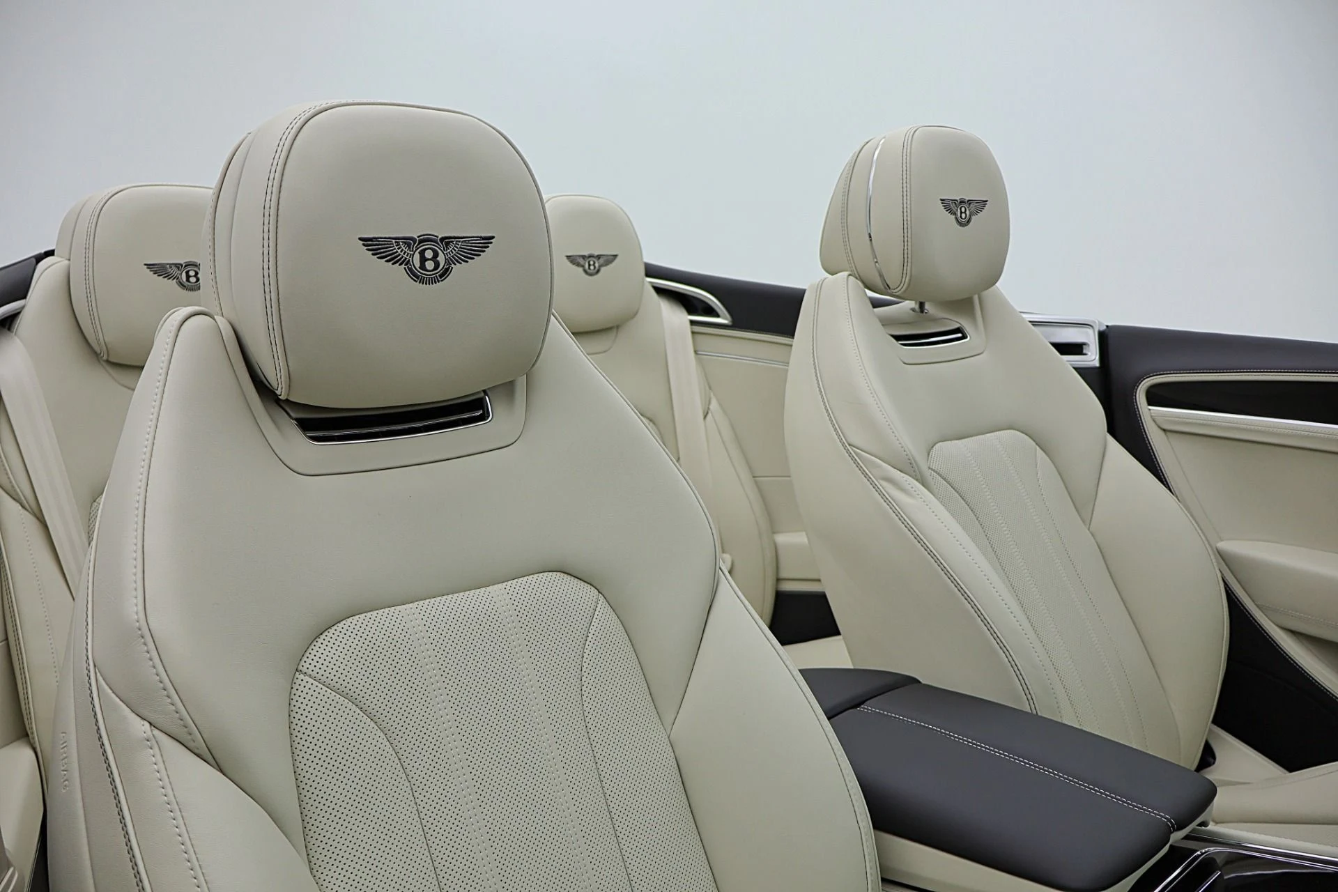 mph043_1938186002_New_2026_Bentley_Continental_GTC_fdb4521eef
