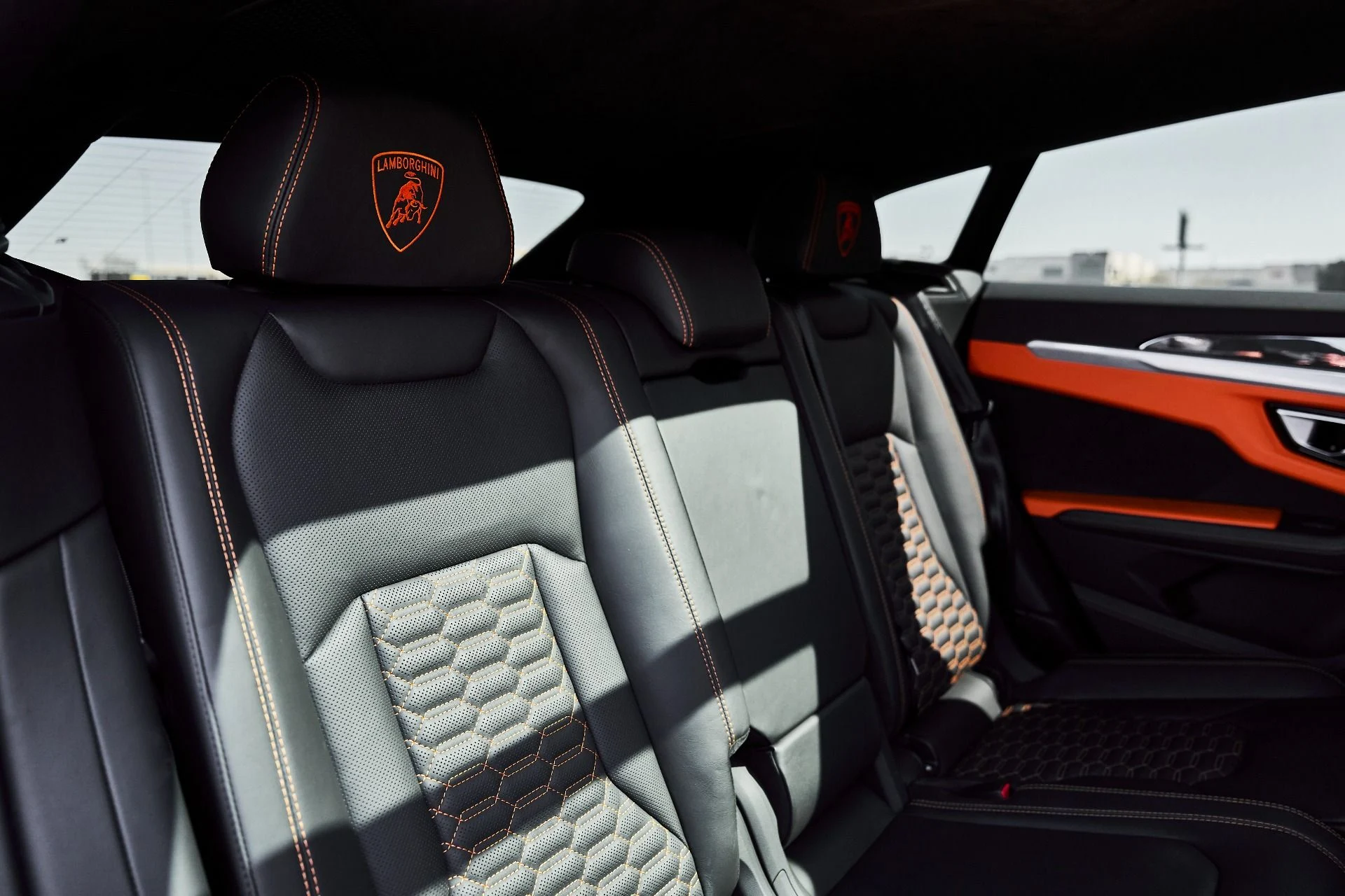 mph043_1952233345_Used_2022_Lamborghini_Urus_1778204453_ef98b65432