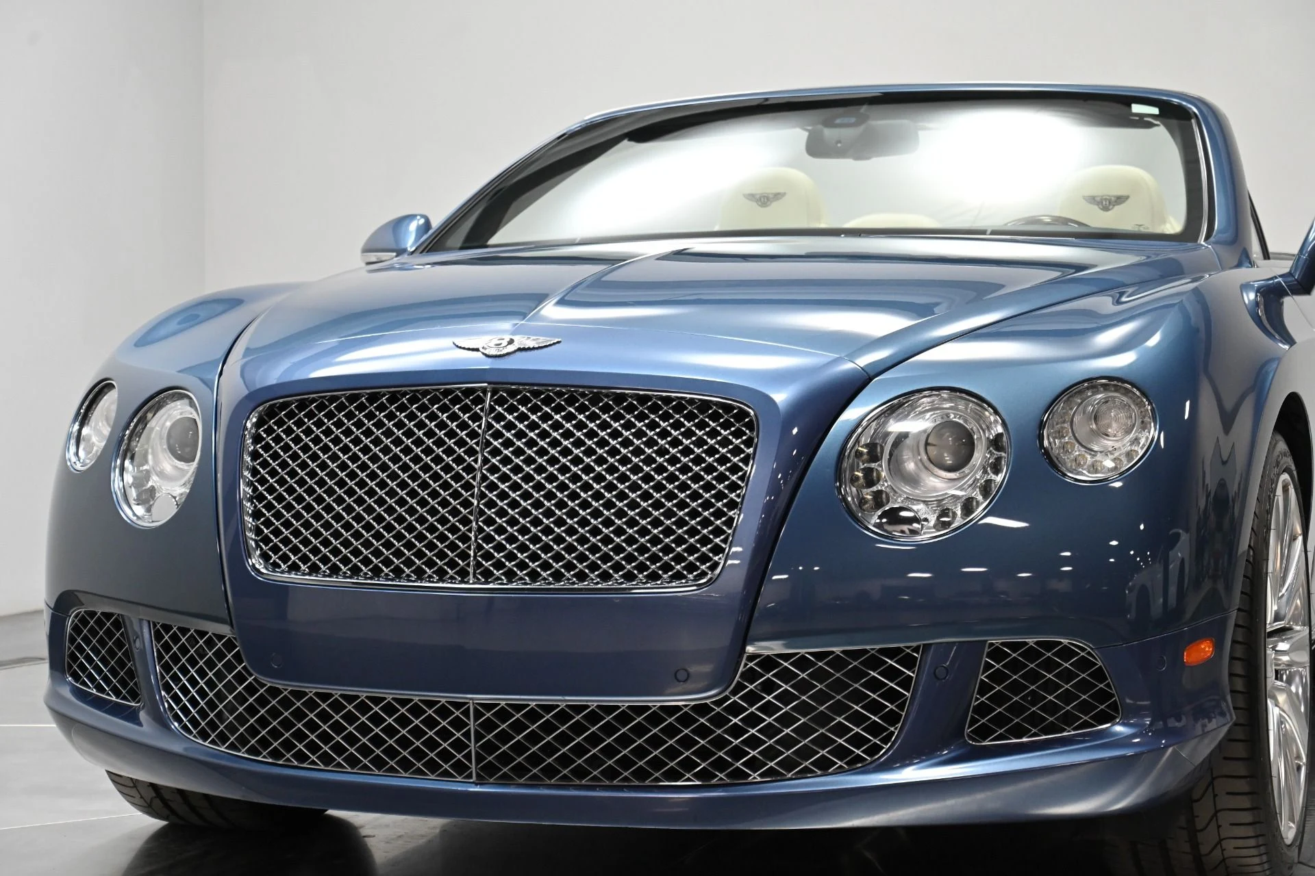 mph043_1989726874_Used_2014_Bentley_Continental_GTC_1751561855_8497cfaa30