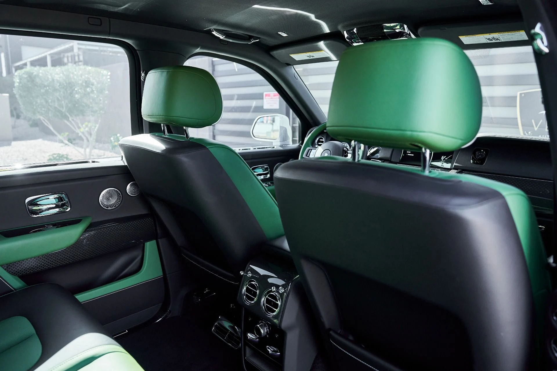 mph043_1993989452_Used_2023_Rolls_Royce_Cullinan_Black_Badge_1769736486_6b9cc56097