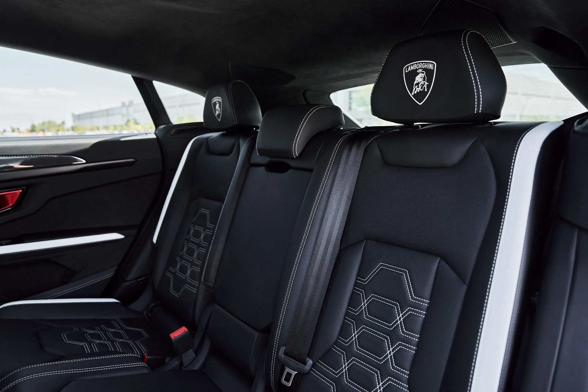 mph043_2014816746_Used_2025_Lamborghini_Urus_SE_1781314239_ced52d331c