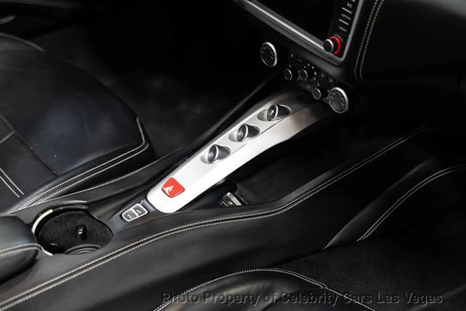 mph043_2026907708_used_2017_ferrari_california_t_convertible_9707_23074635_48_640_c2542aa6b7