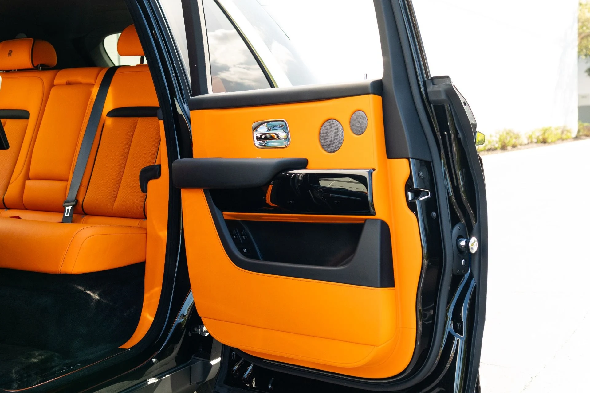 mph043_2030399985_Used_2019_Rolls_Royce_Cullinan_1769627245_c082295ee9