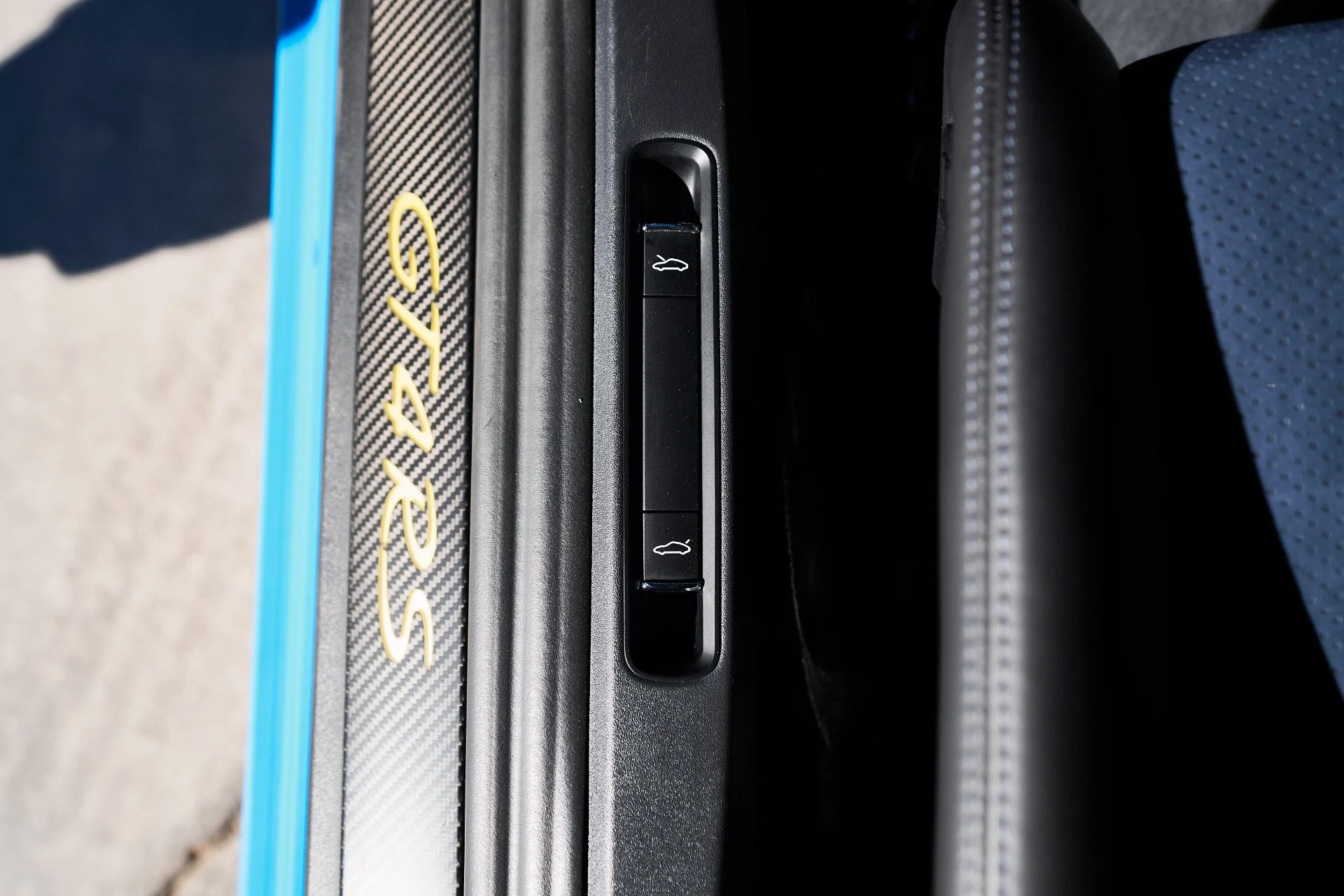 mph043_2032520080_Used_2023_Porsche_718_Cayman_GT_4_RS_1760748921_d940ed1da4