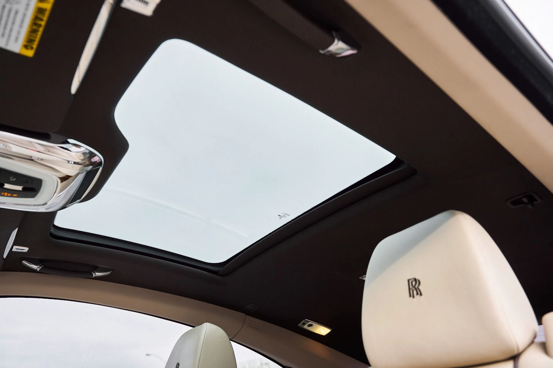 mph043_2042811990_Used_2014_Rolls_Royce_Wraith_Base_1767151016_dd594a8f1f