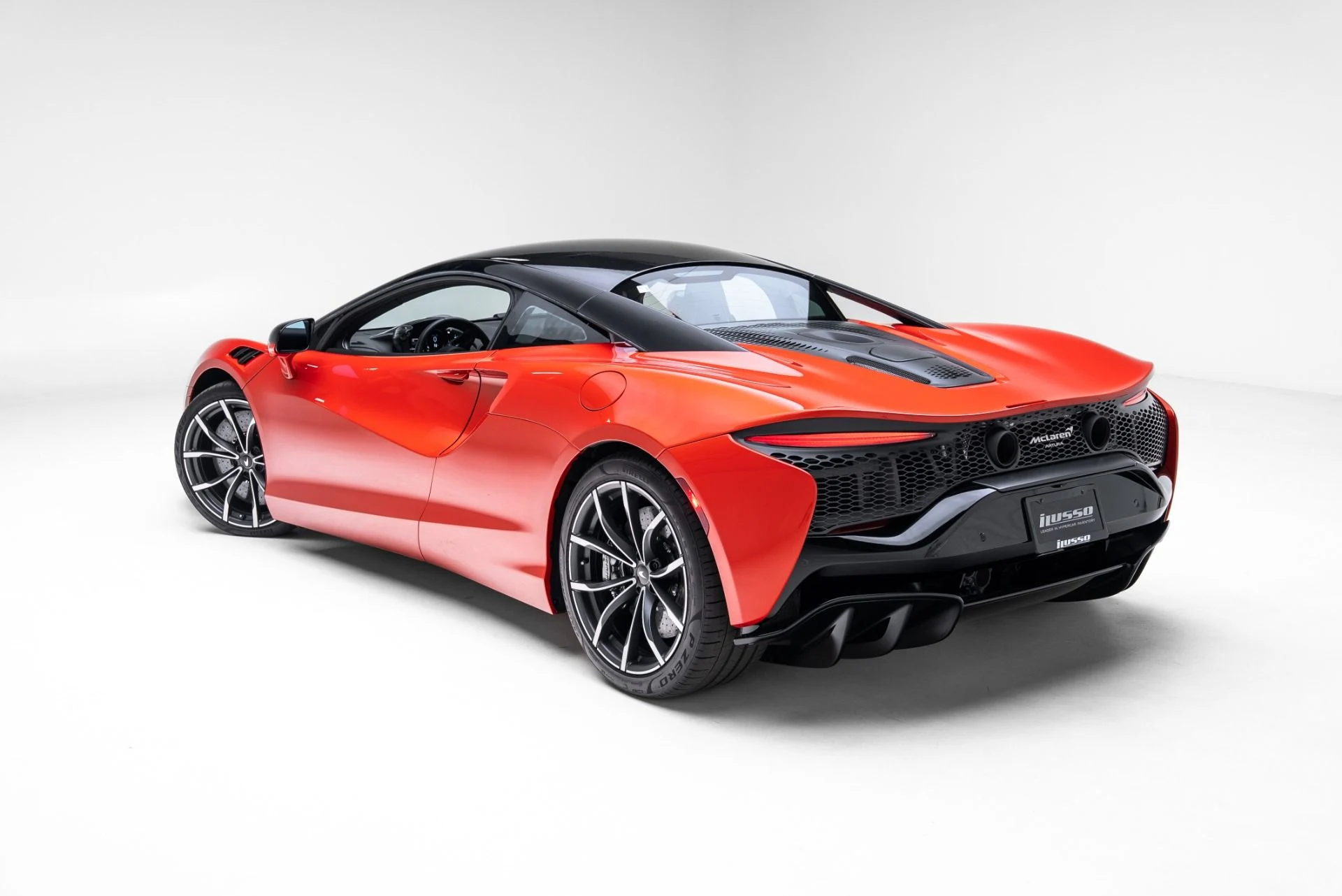 mph043_2045338199_Used_2024_Mc_Laren_Artura_1774465227_57d0629287