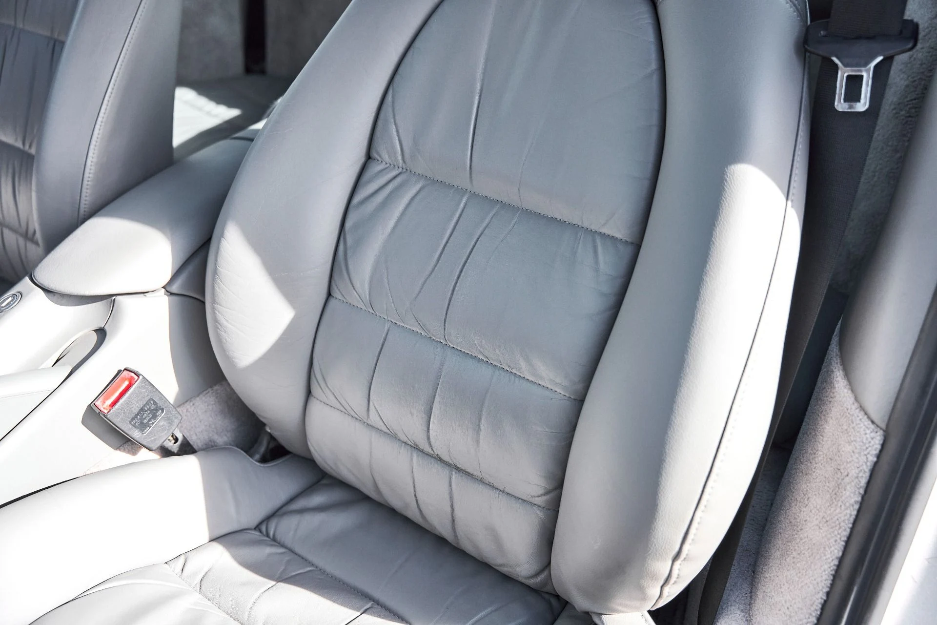 mph043_2045873273_Used_2002_Porsche_911_Carrera_1766458475_67e396a7a6