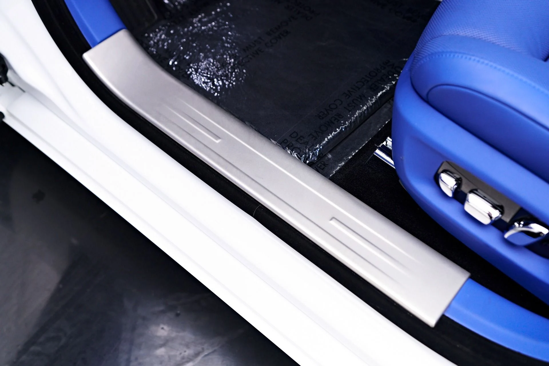 mph043_2055589607_Used_2024_Rolls_Royce_Ghost_Base_1757190839_a65c5ddc17