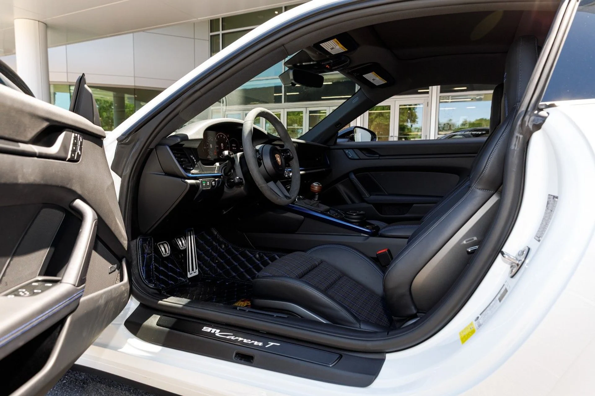 mph043_205807873_666_p44_l_32a65a3923