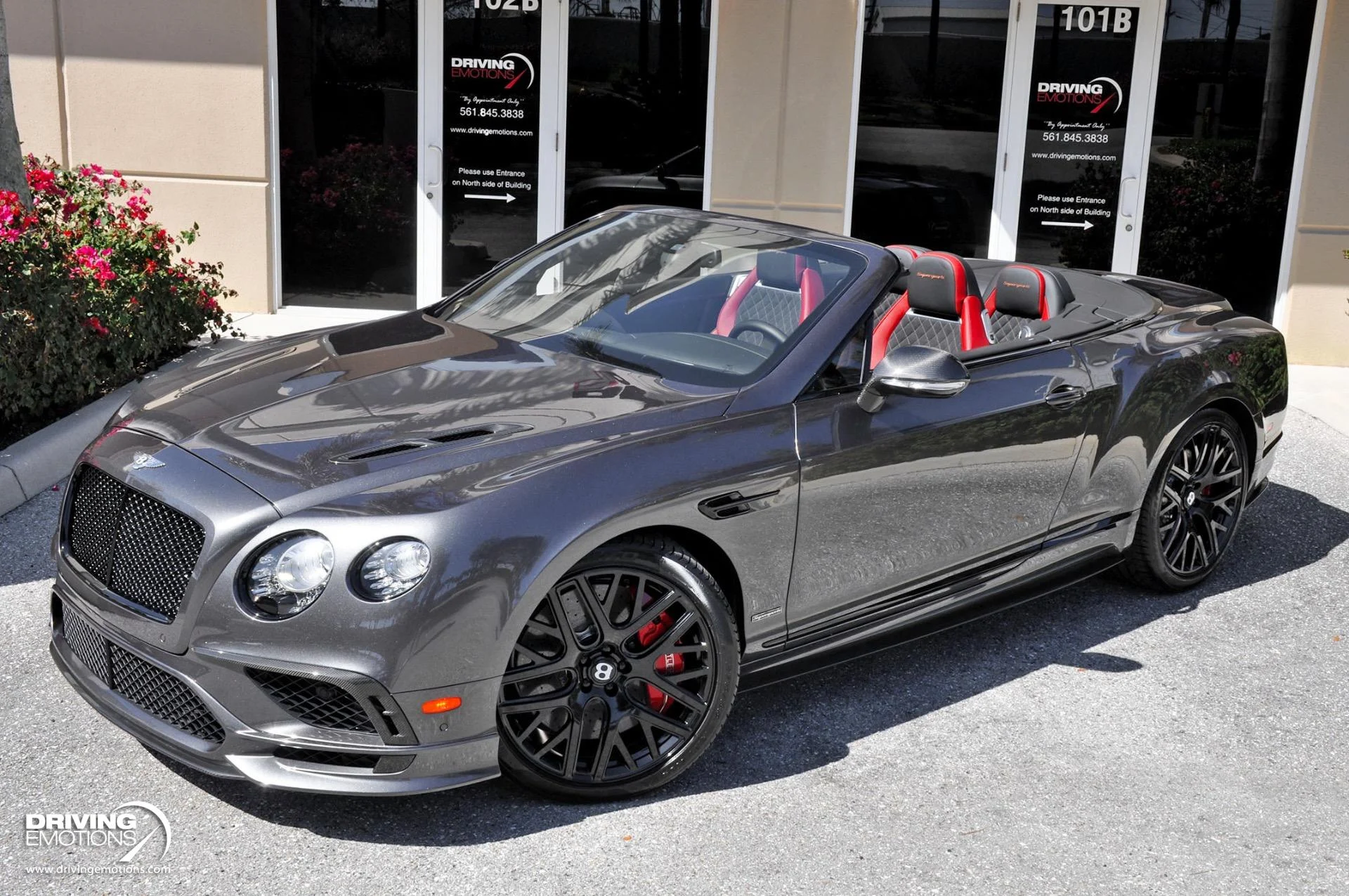 mph043_2059347582_891_p44_l_8c211cbf06